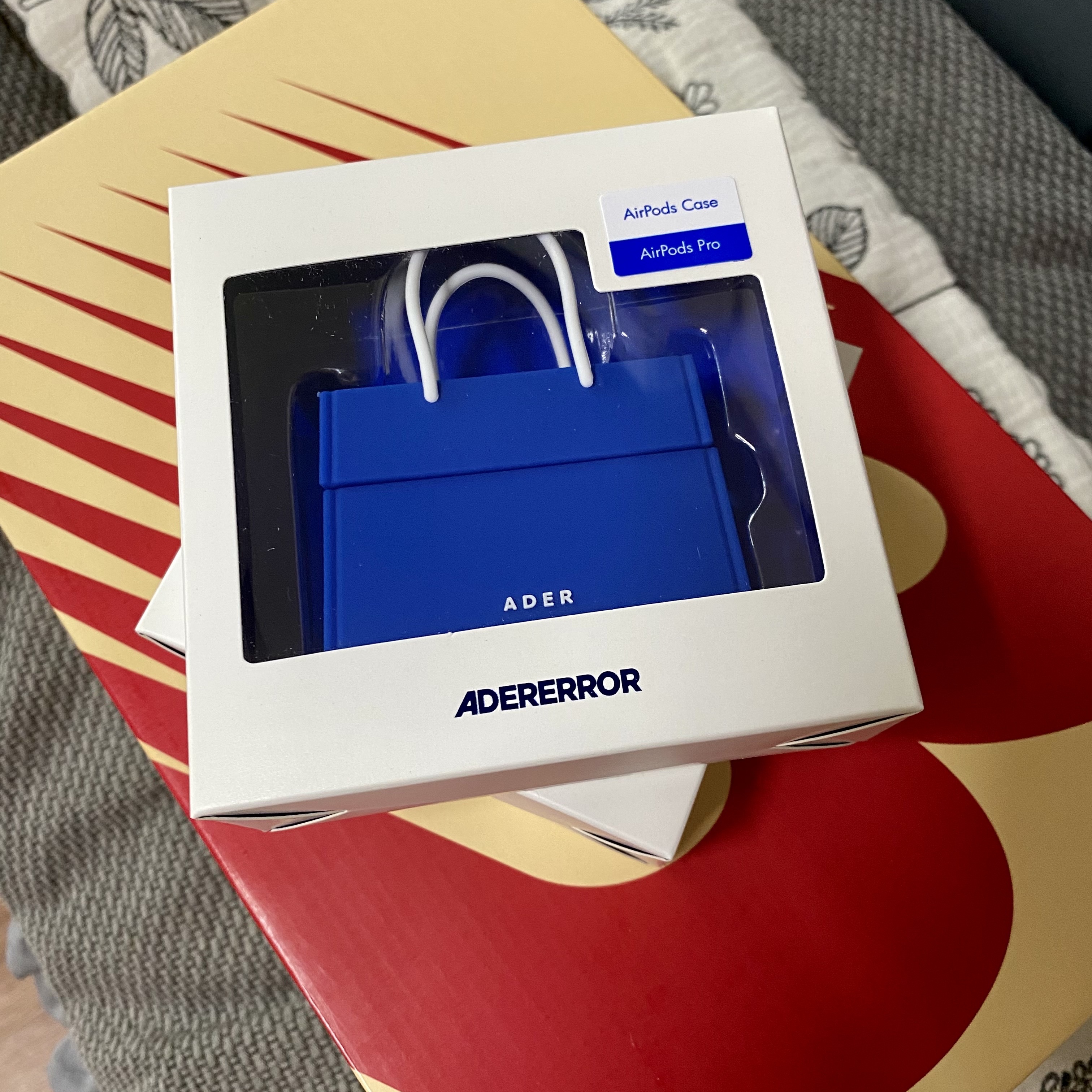 Ader Error Shopper Bag AirPods Pro Case Z-Blue 착용 스타일