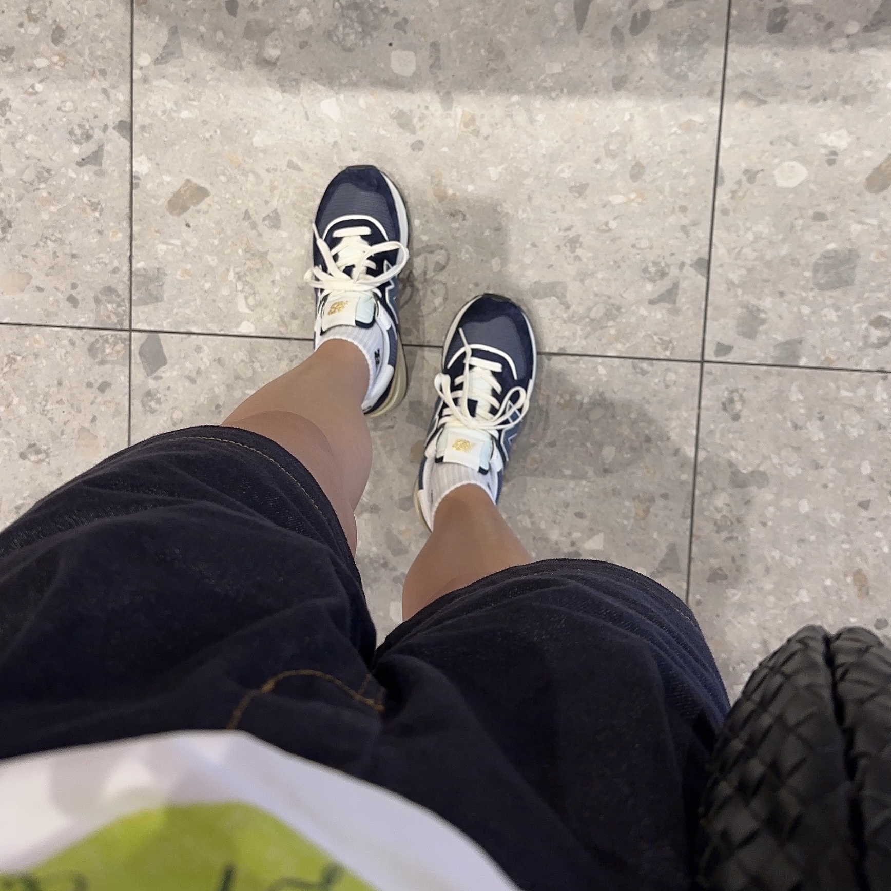 New Balance 574 Legacy Navy 착용 스타일
