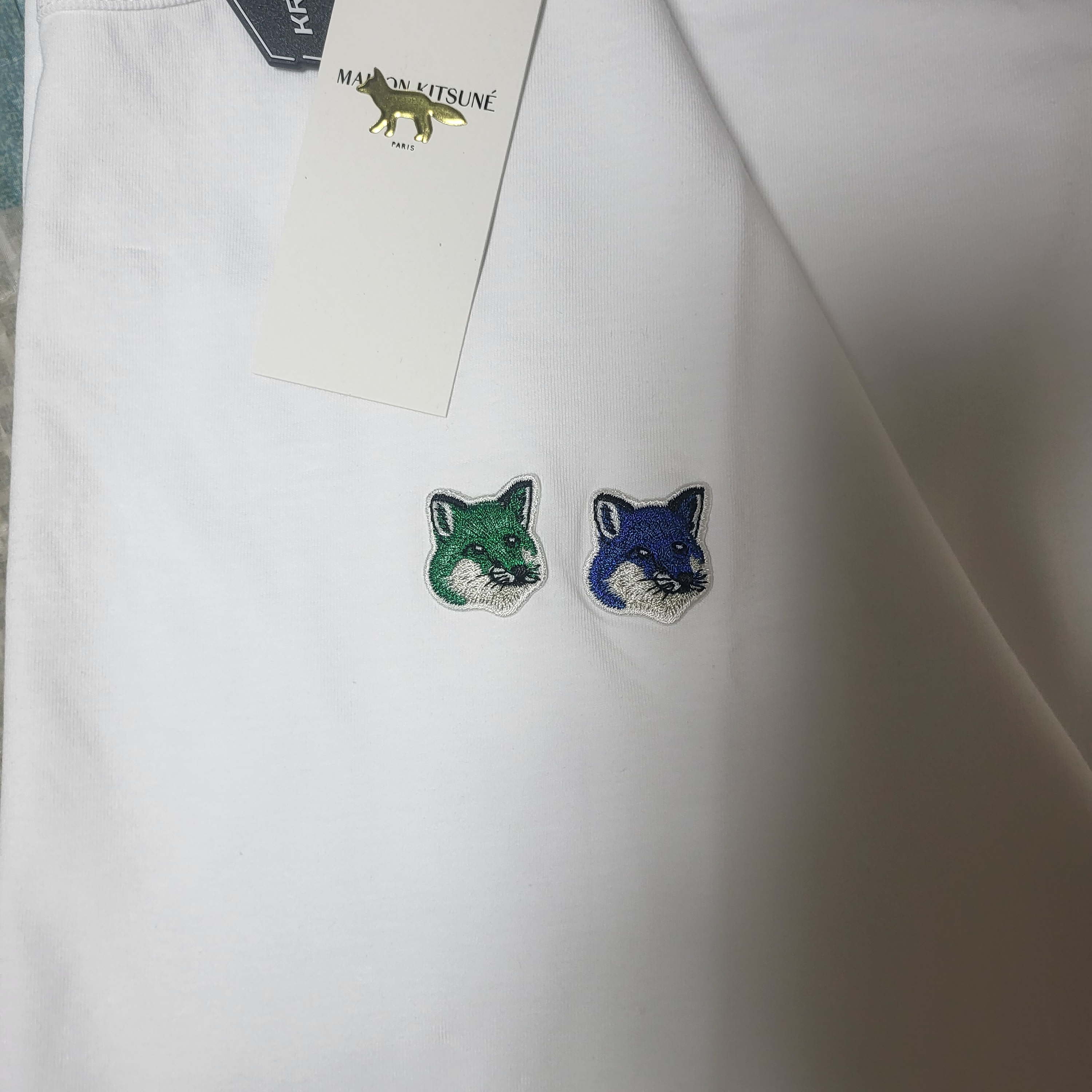 Maison Kitsune Double Monochrome Fox Head Patch Classic T-Shirt White 착용 스타일