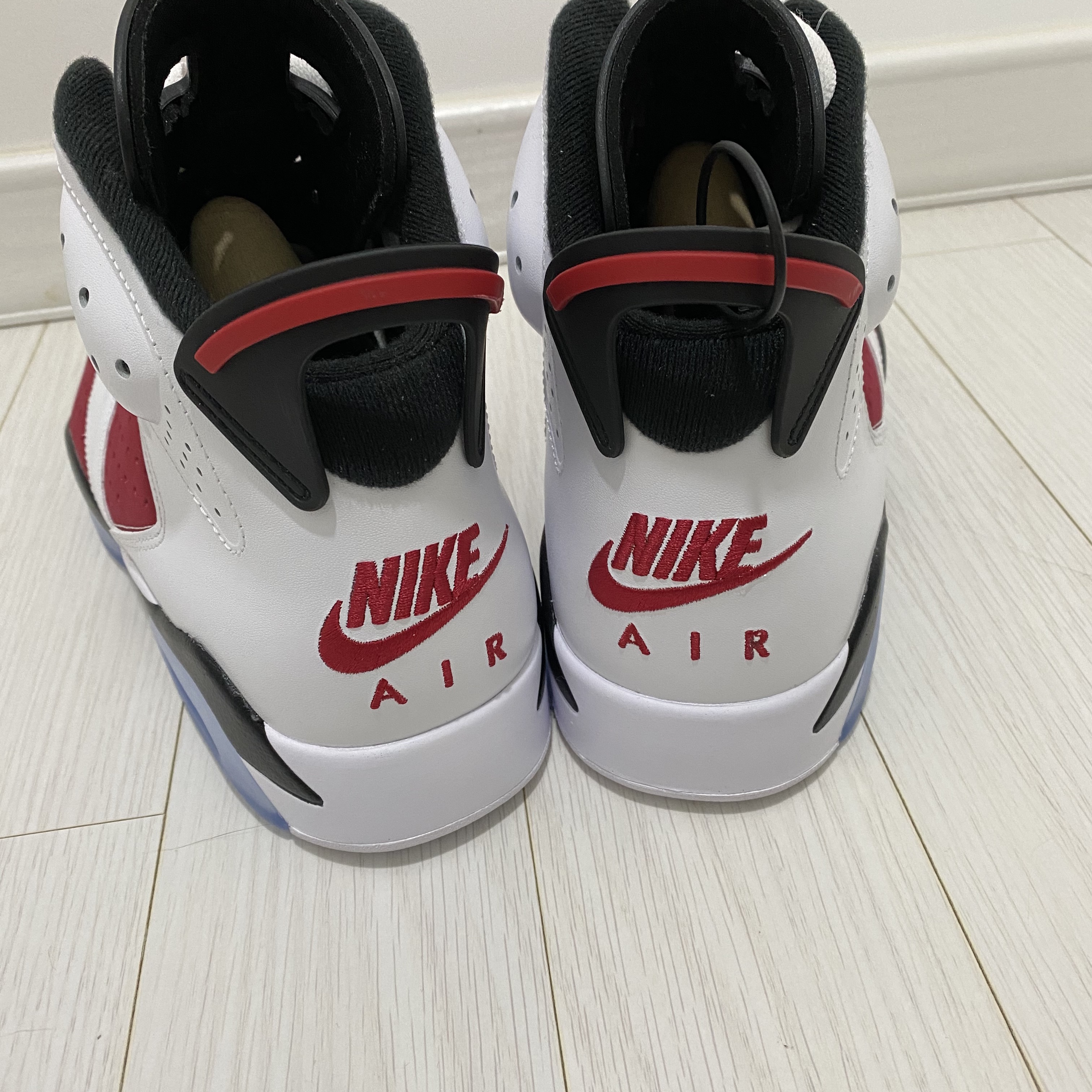 Jordan 6 Retro Carmine 2021 착용 스타일 - 3