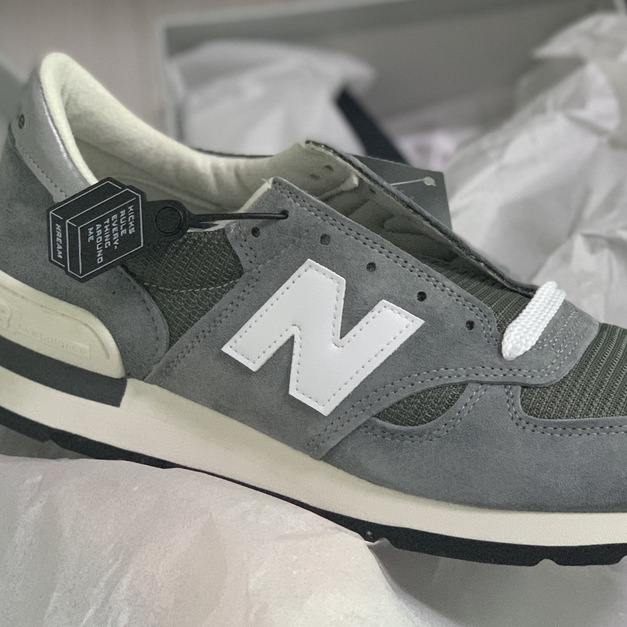 New Balance 990v1 Made in USA Grey White 착용 스타일