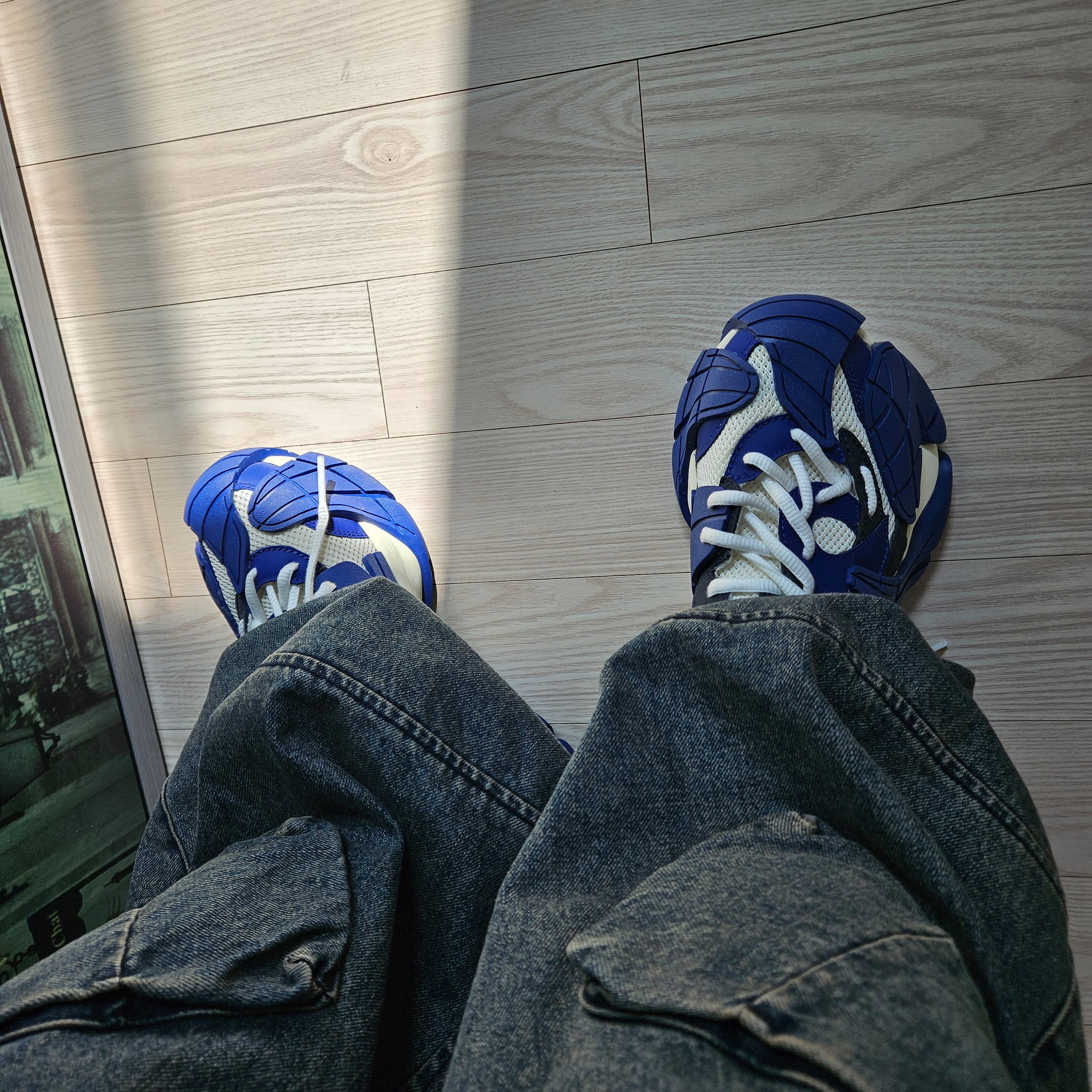 [KREAM 단독] Ourpas 030 Wide Cargo Denim Blue, Camper Tormenta Dark Blue White 착용 스타일 - 3