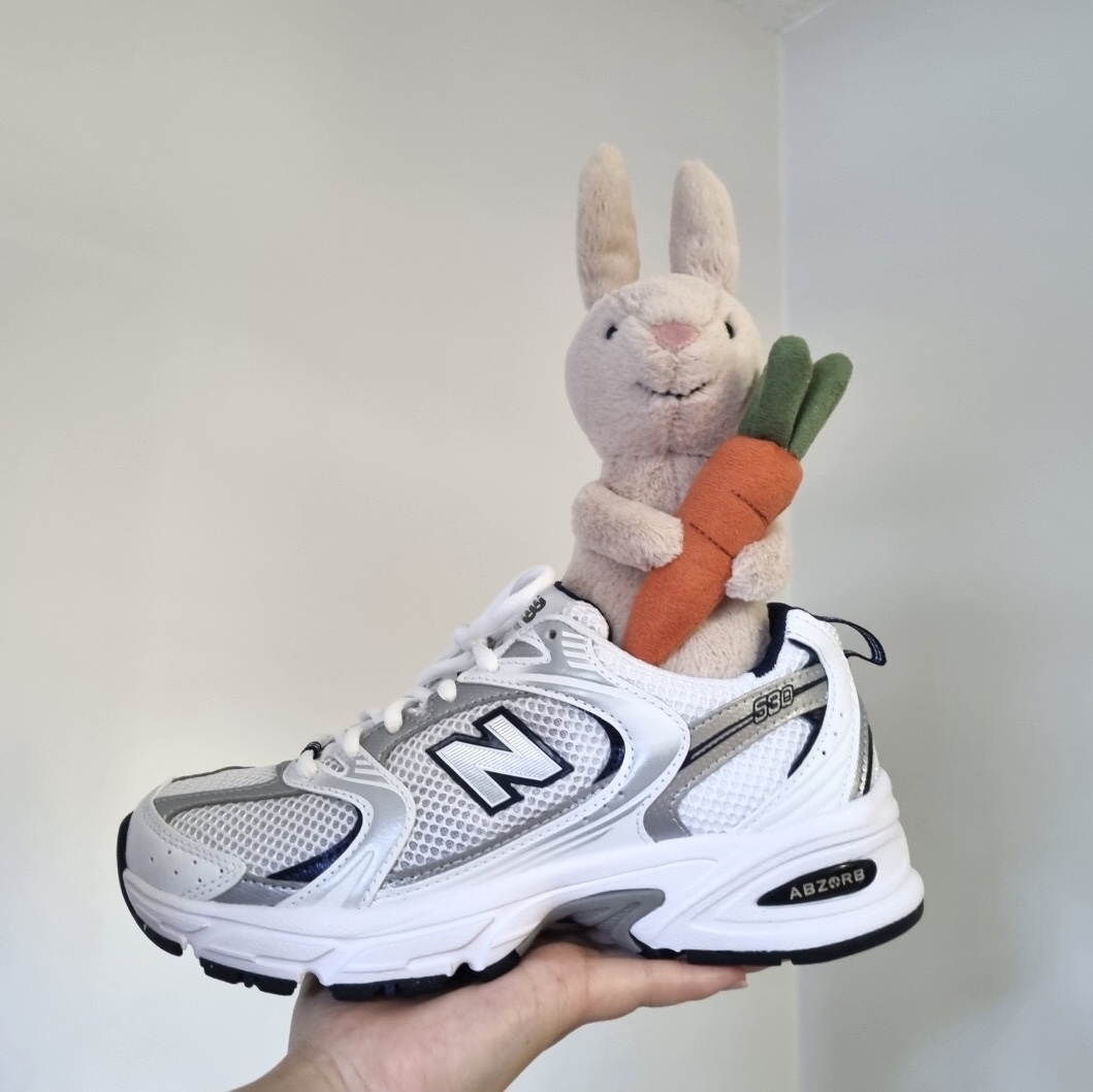 New Balance 530 White 착용 스타일