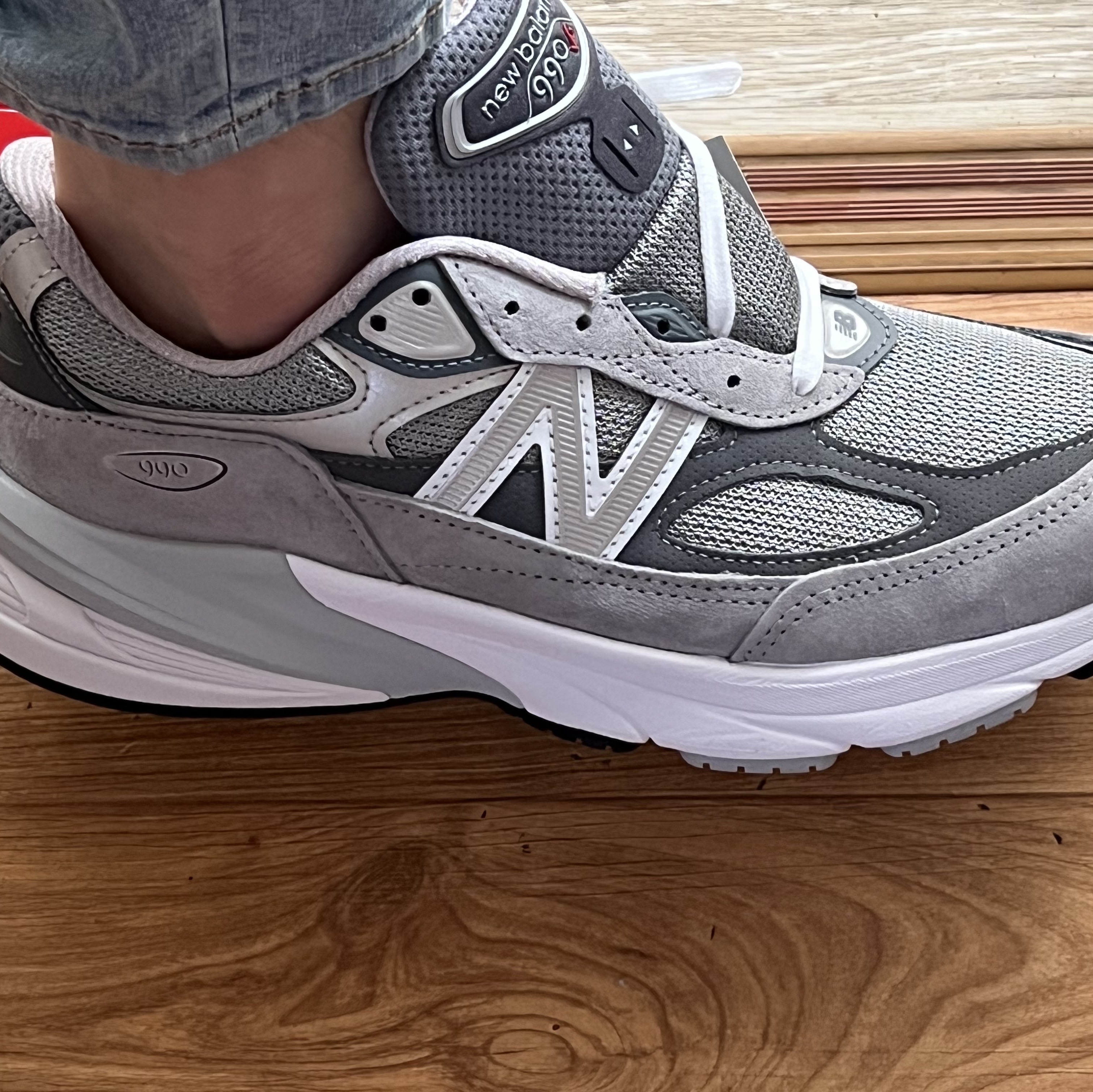 (W) New Balance 990v6 Made in USA Grey - B Standard 착용 스타일