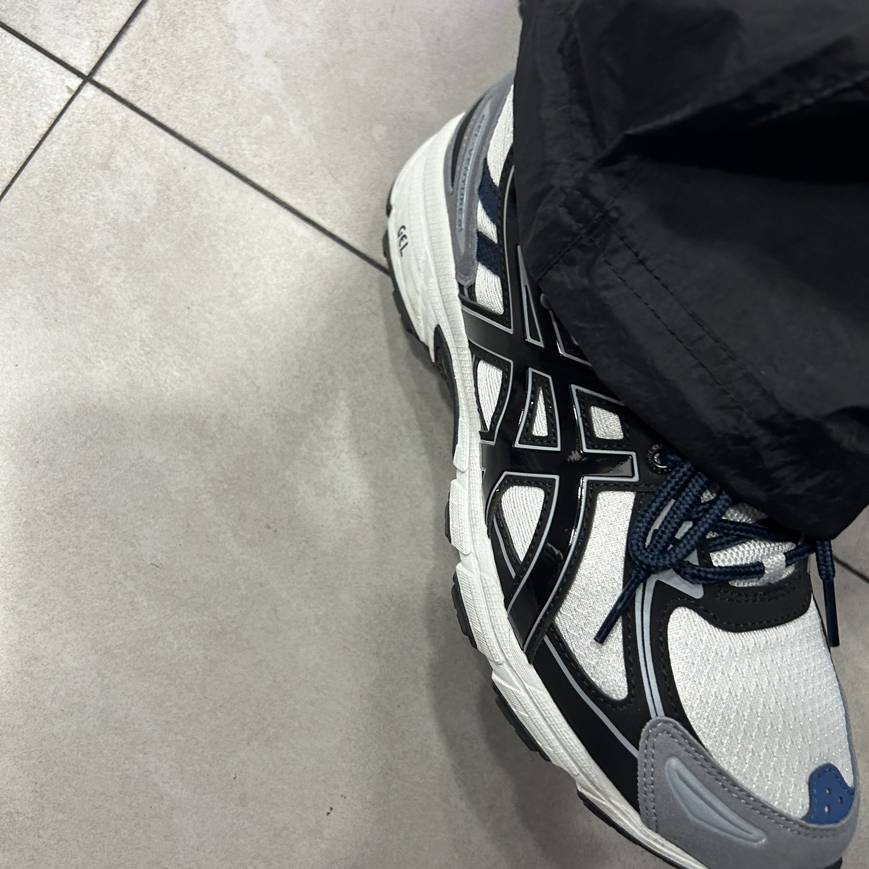 Asics Gel-Venture 6 SPS Glacier Grey 착용 스타일