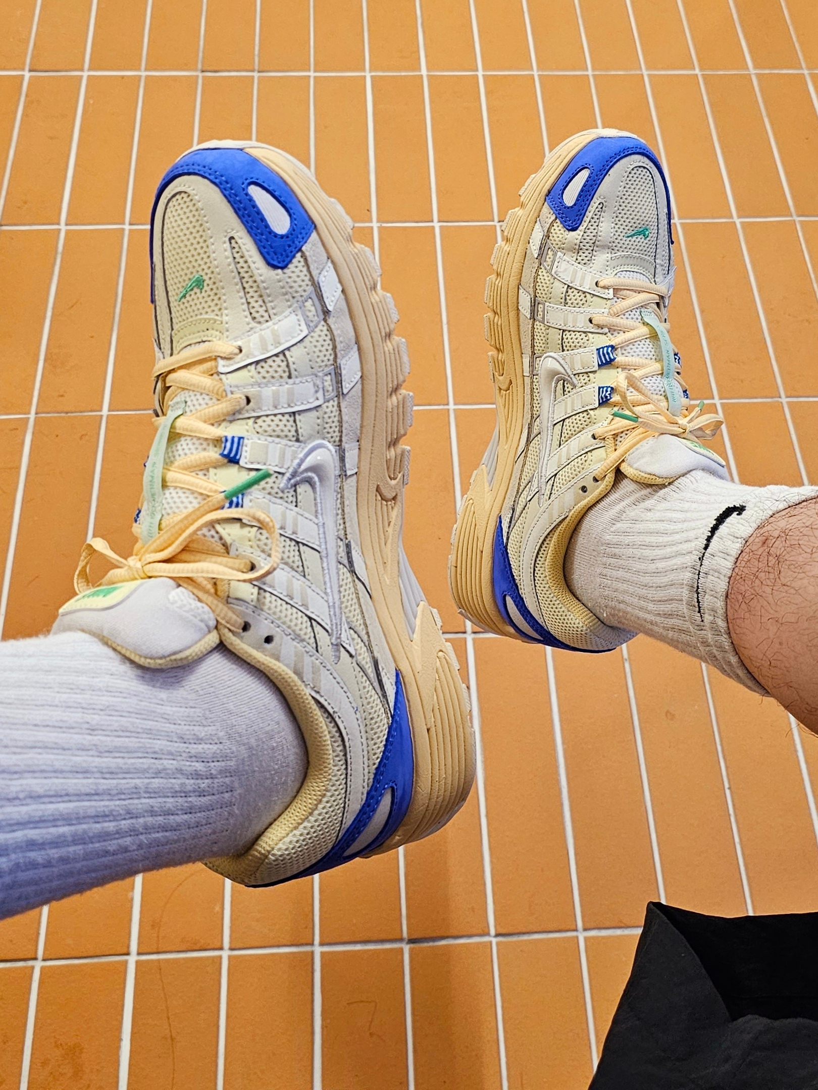 Nike P-6000 Coconut Milk Medium Blue 착용 스타일 - 3