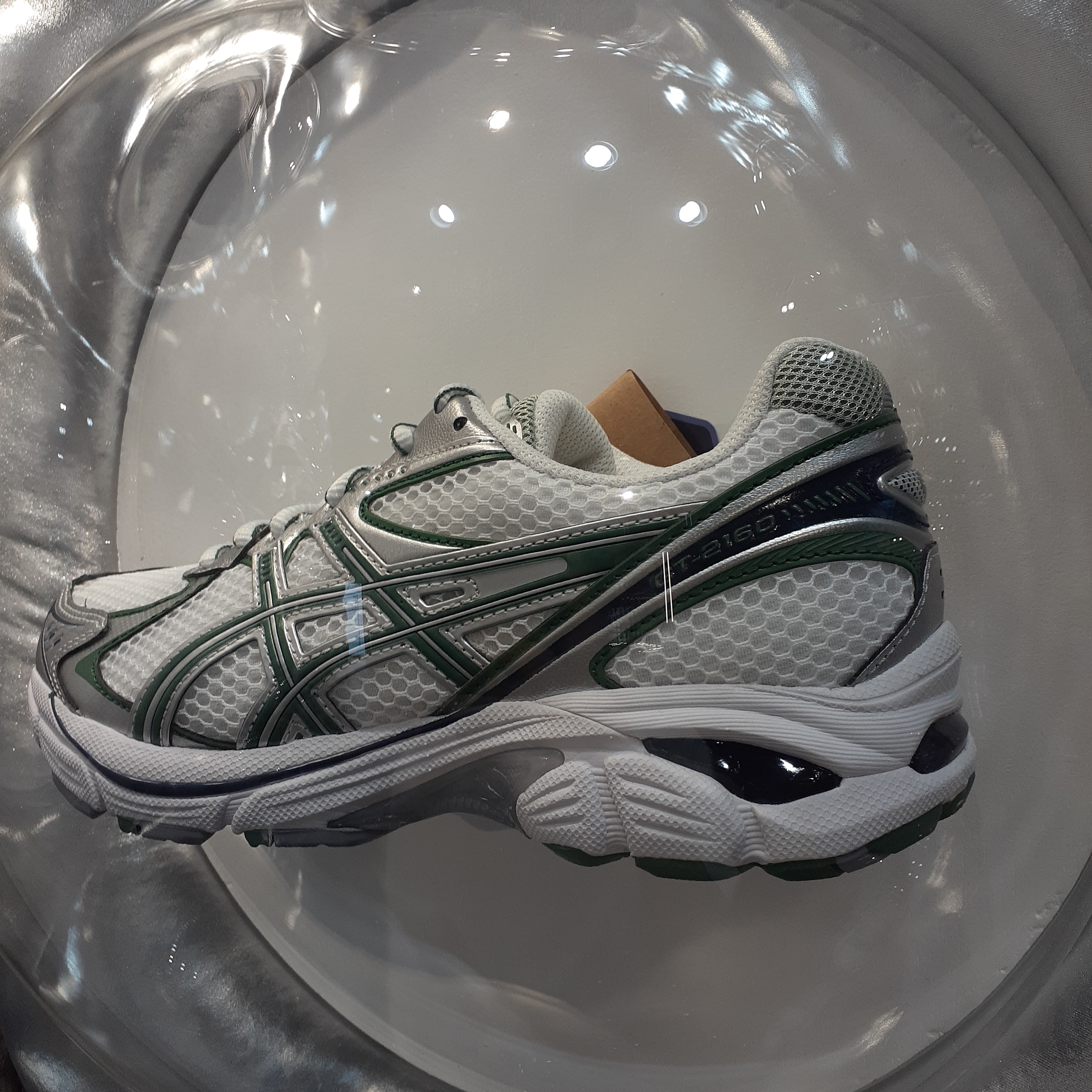 Asics GT-2160 White Shamrock Green 착용 스타일