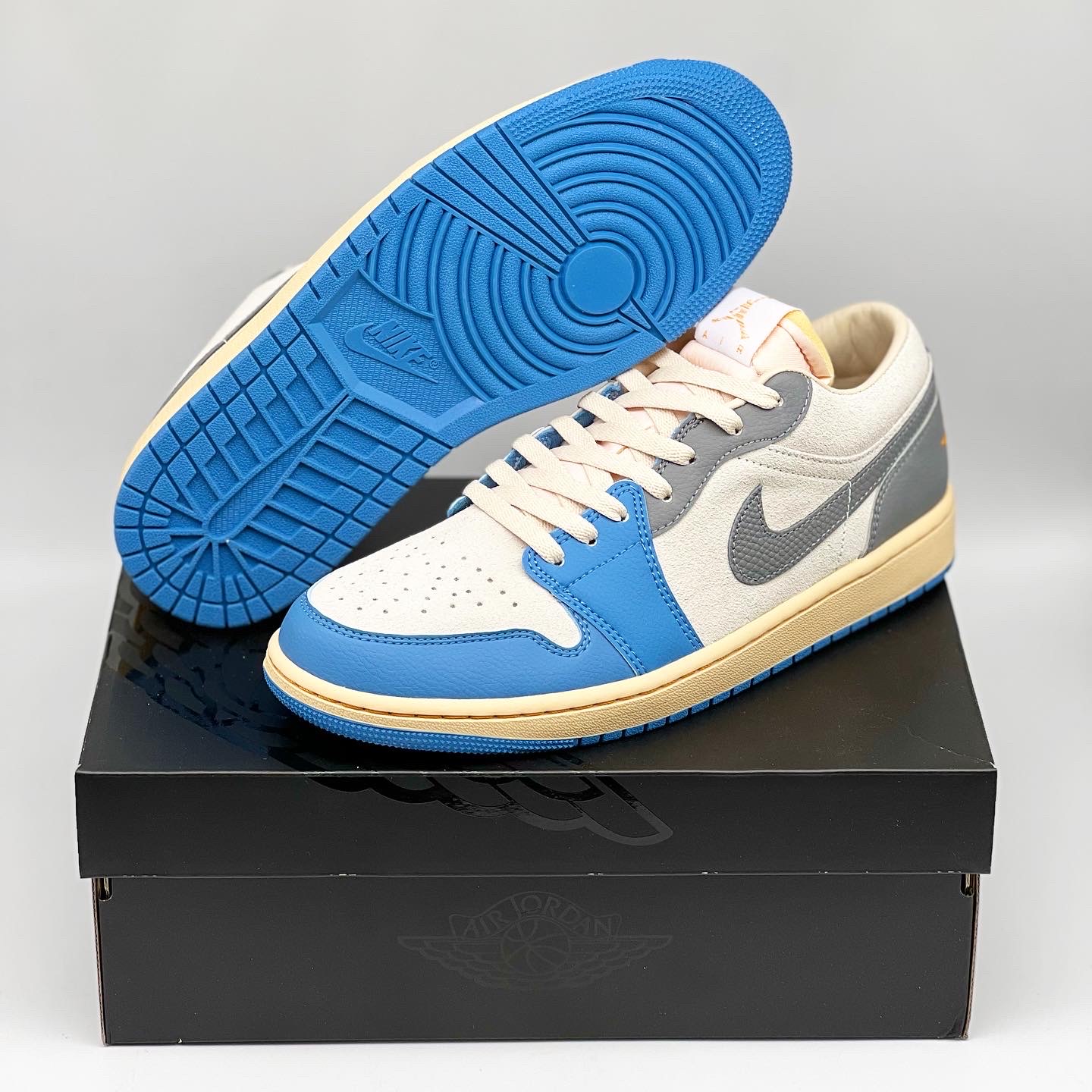 Jordan 1 Low SE Tokyo 96 착용 스타일 - 1