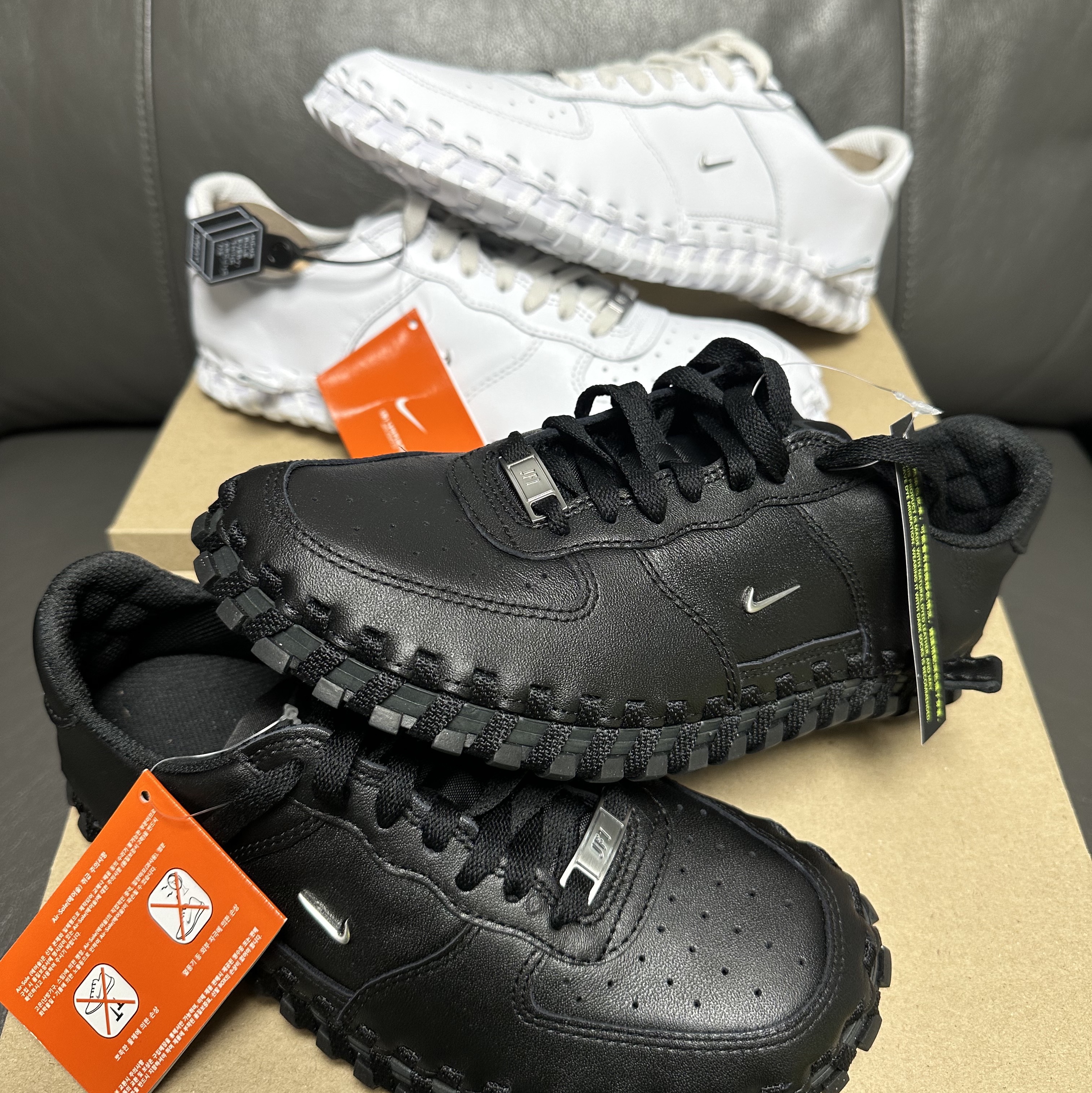 Nike x Jacquemus J Force 1 Low LX SP White, Louis Vuitton Saumur Slingbag Monogram Eclipse 착용 스타일 - 3