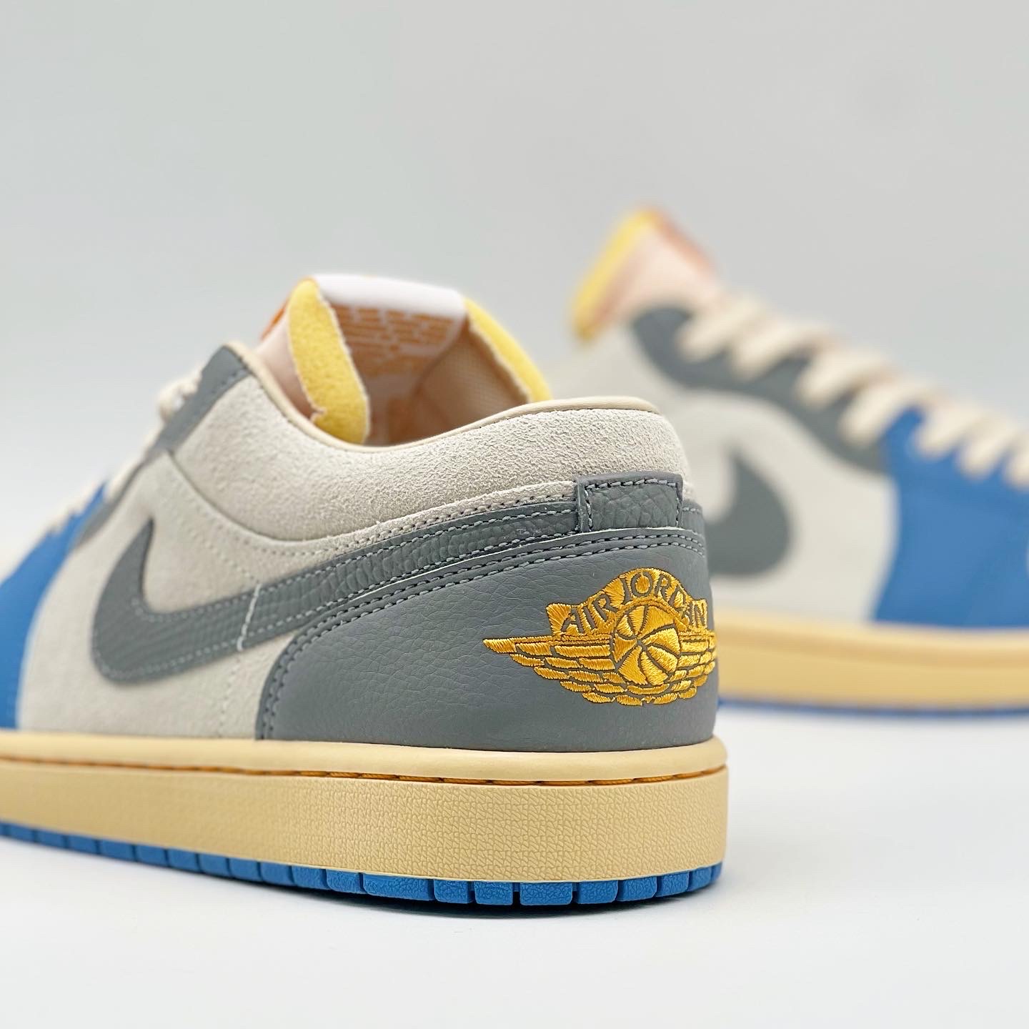 Jordan 1 Low SE Tokyo 96 착용 스타일 - 3