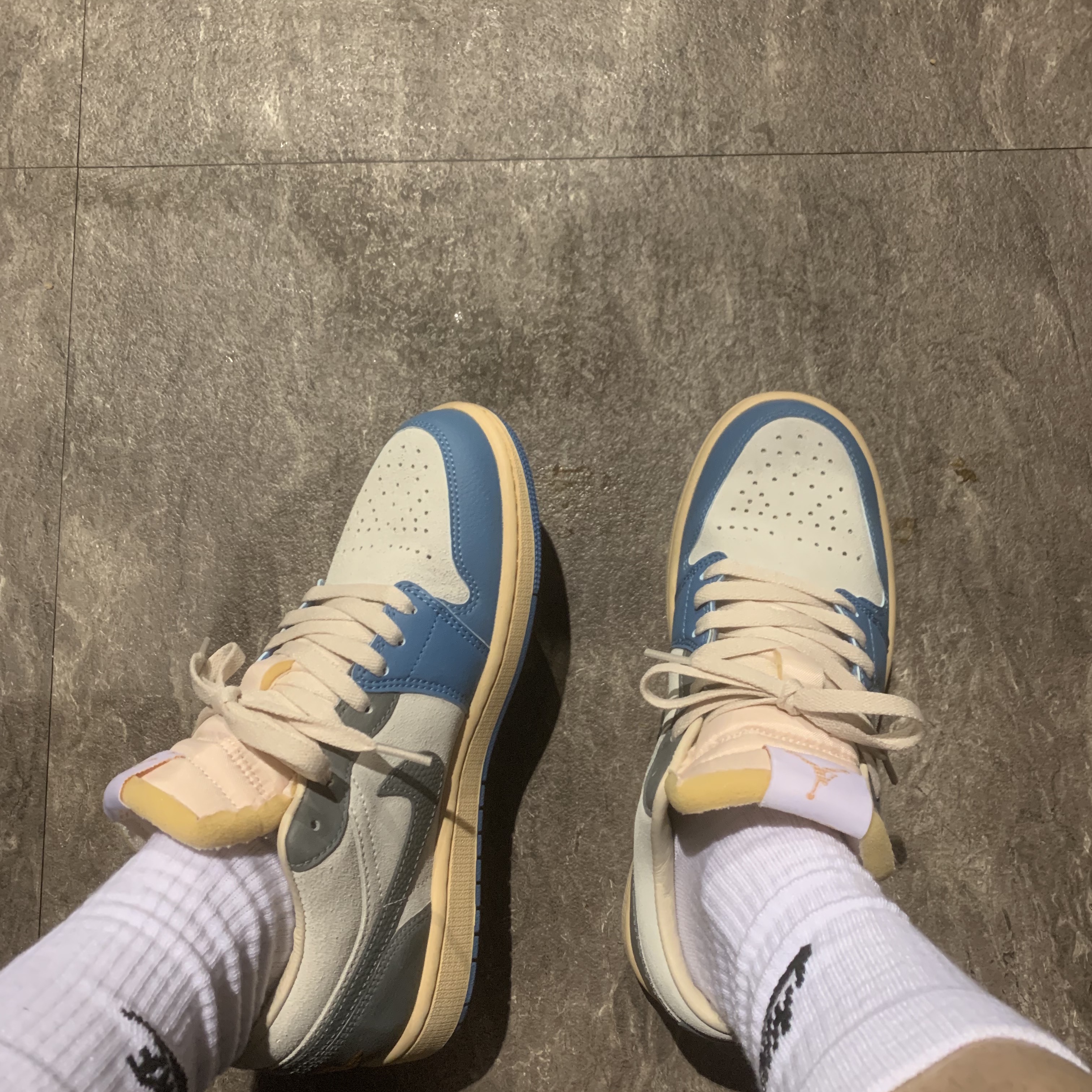 Jordan 1 Low SE Tokyo 96 착용 스타일