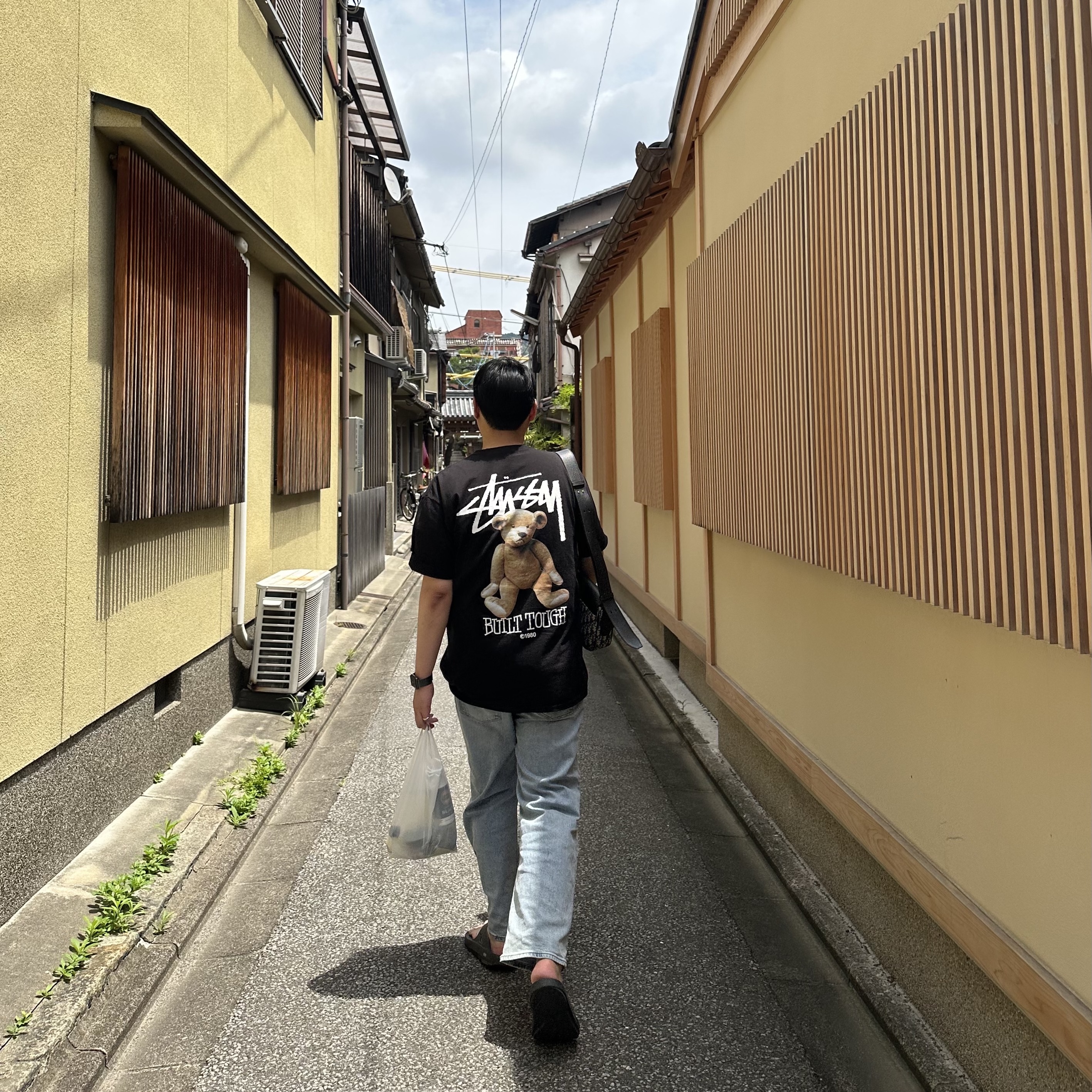 Stussy Built Tough T-Shirt Black, Oofos OOriginal Black 착용 스타일