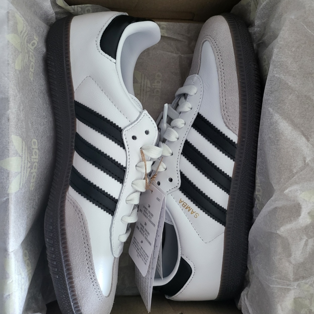 Adidas Samba Vegan White Black 착용 스타일