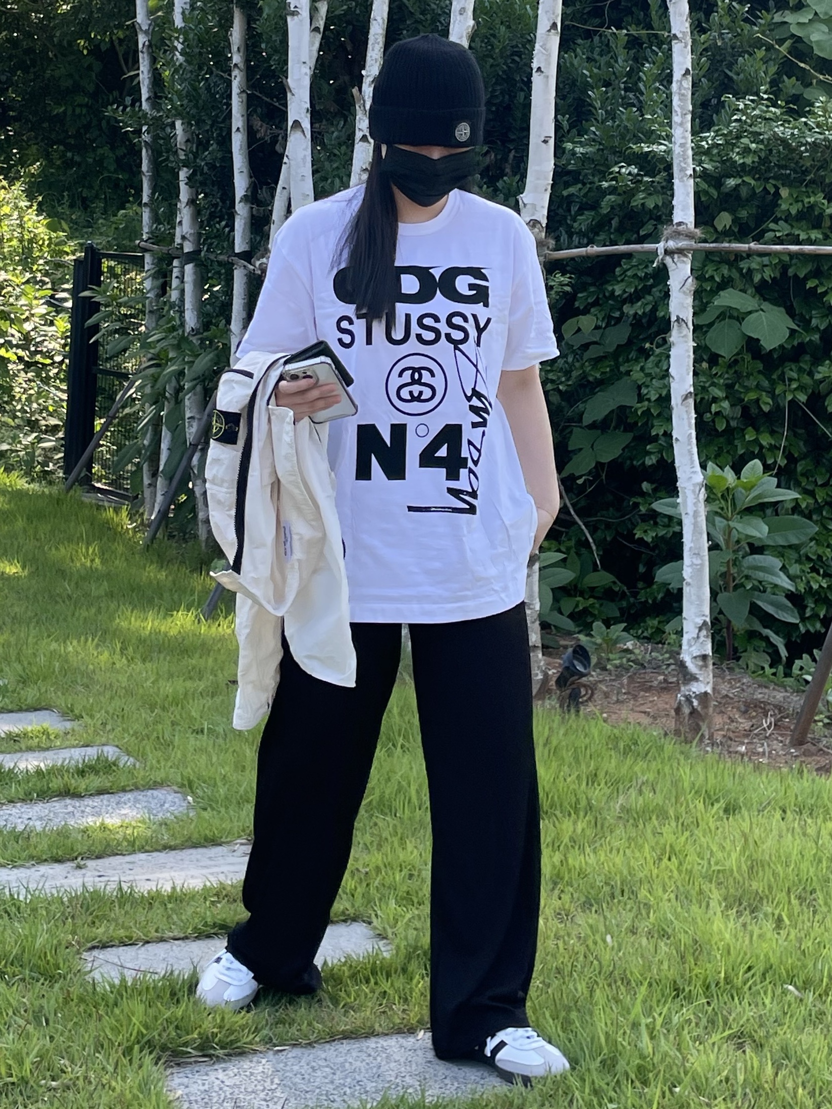 Adidas Samba OG Cloud White, CDG x Stussy T-Shirt White 착용 스타일