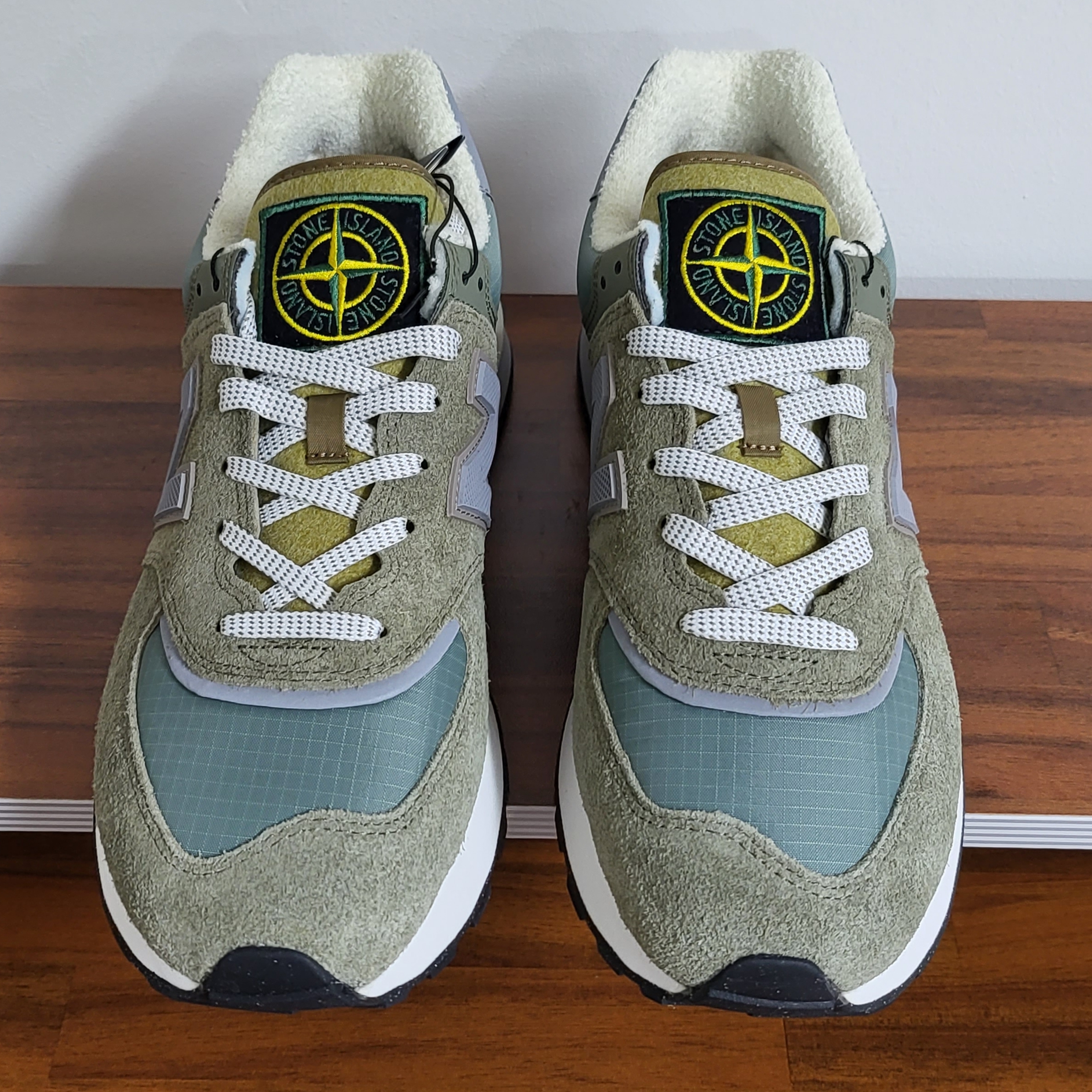 New Balance x Stone Island 574 Legacy Green 착용 스타일 - 2