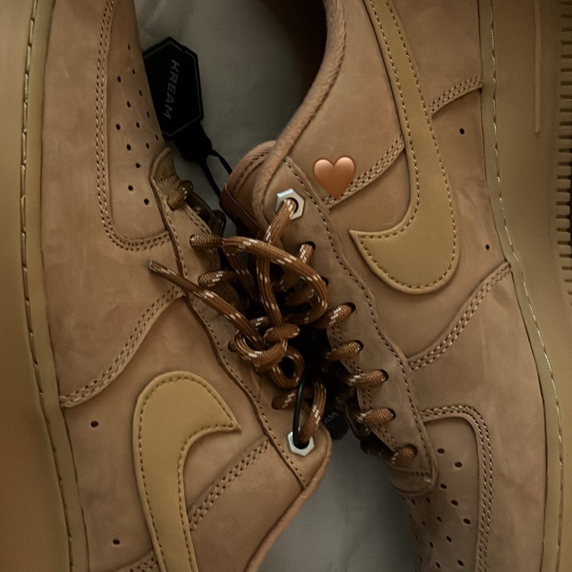 Nike Air Force 1 '07 WB Flax 착용 스타일 - 1