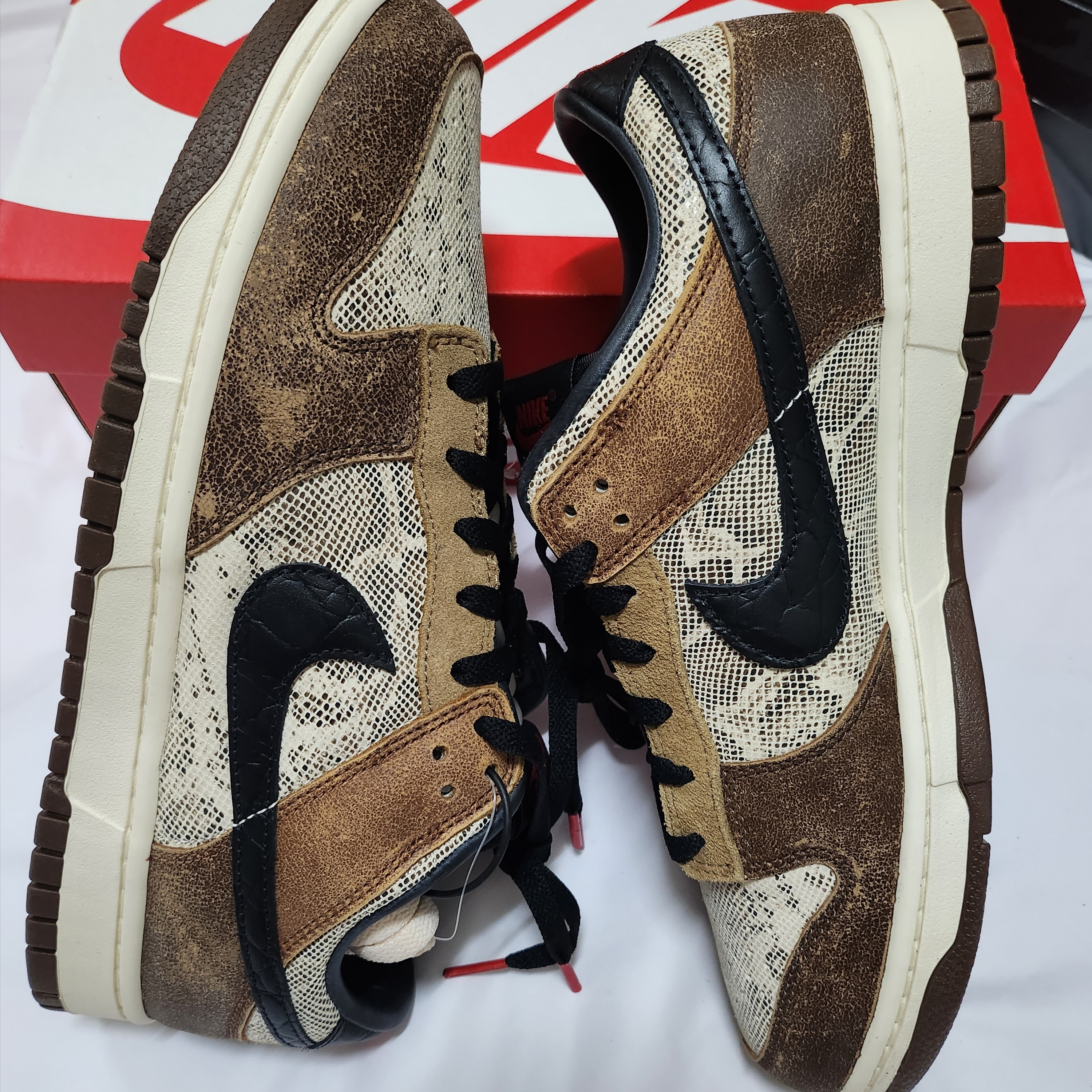 Nike Dunk Low PRM Head to Head 착용 스타일 - 2