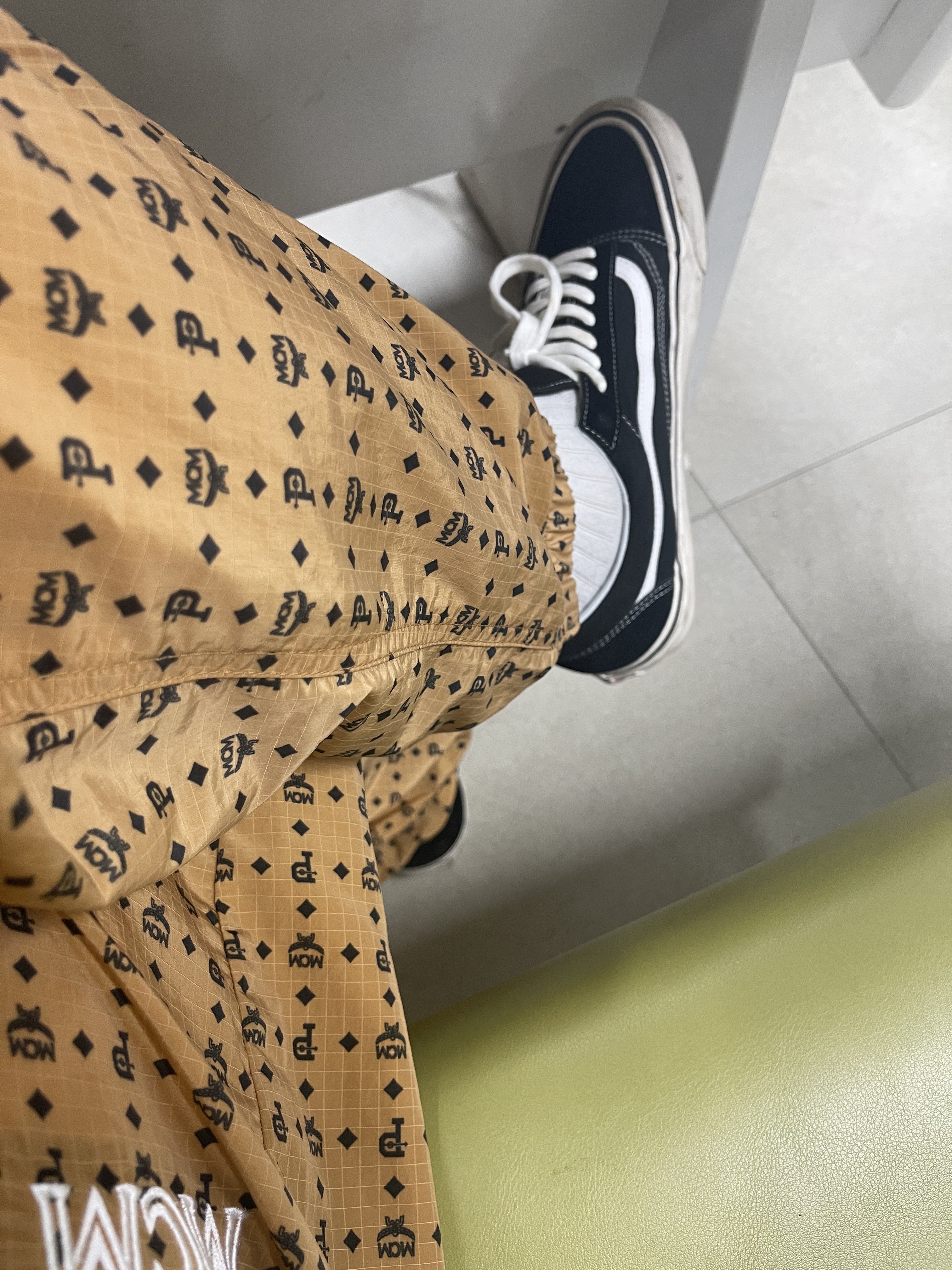 Vans ComfyCush Old Skool Black True white 착용 스타일