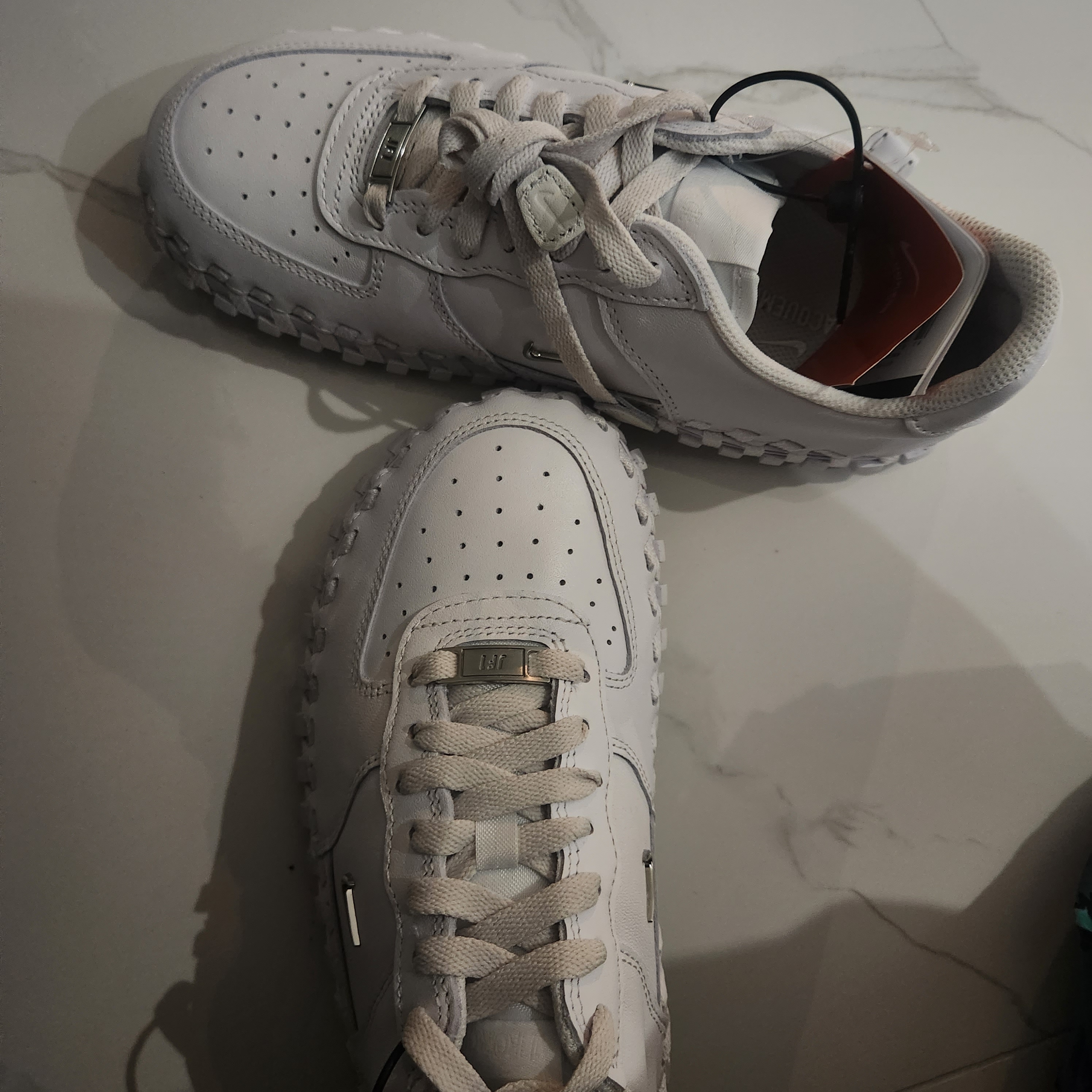 Nike x Jacquemus J Force 1 Low LX SP White 착용 스타일 - 1