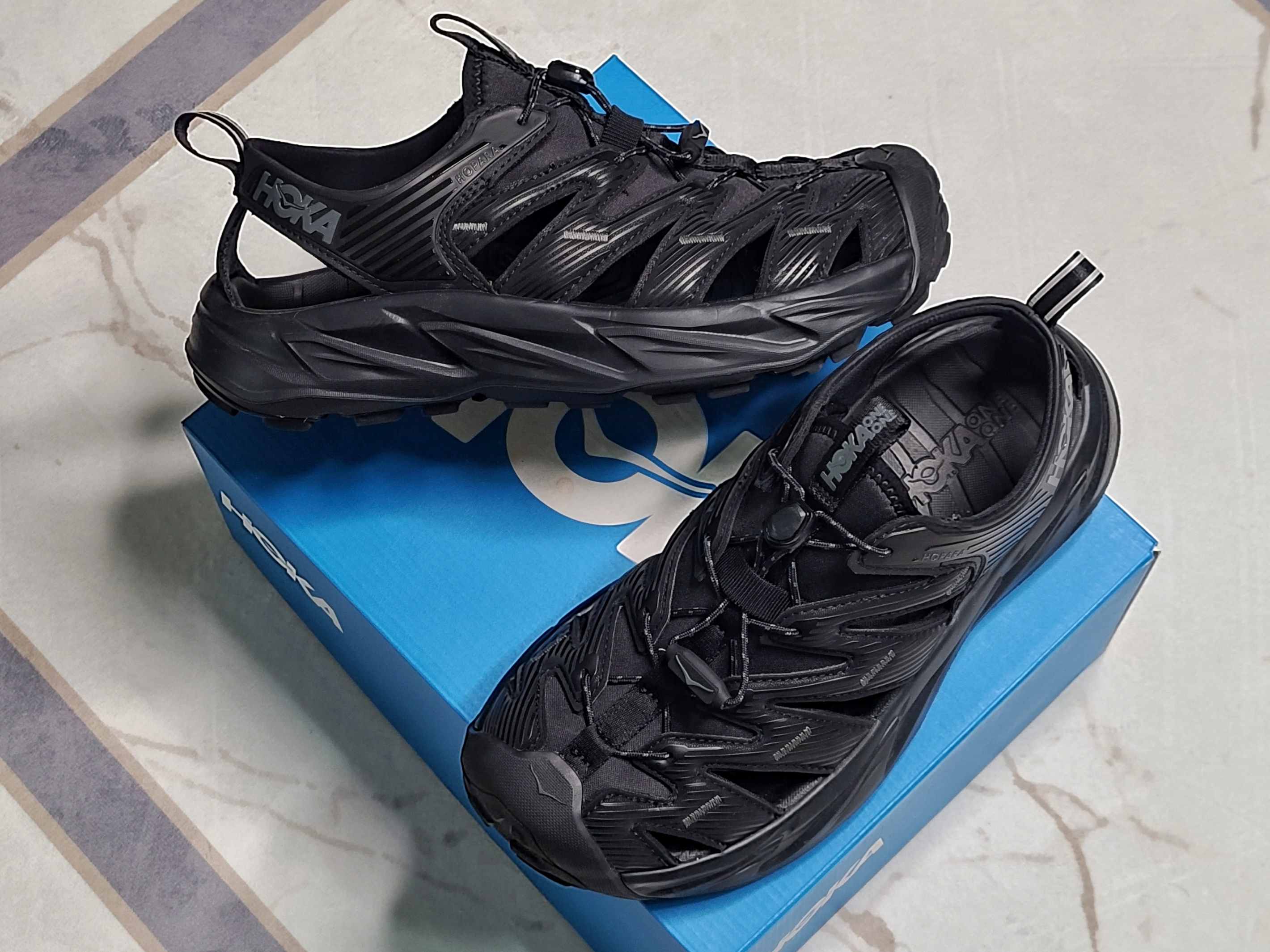 Hoka Hopara Black 착용 스타일 - 1