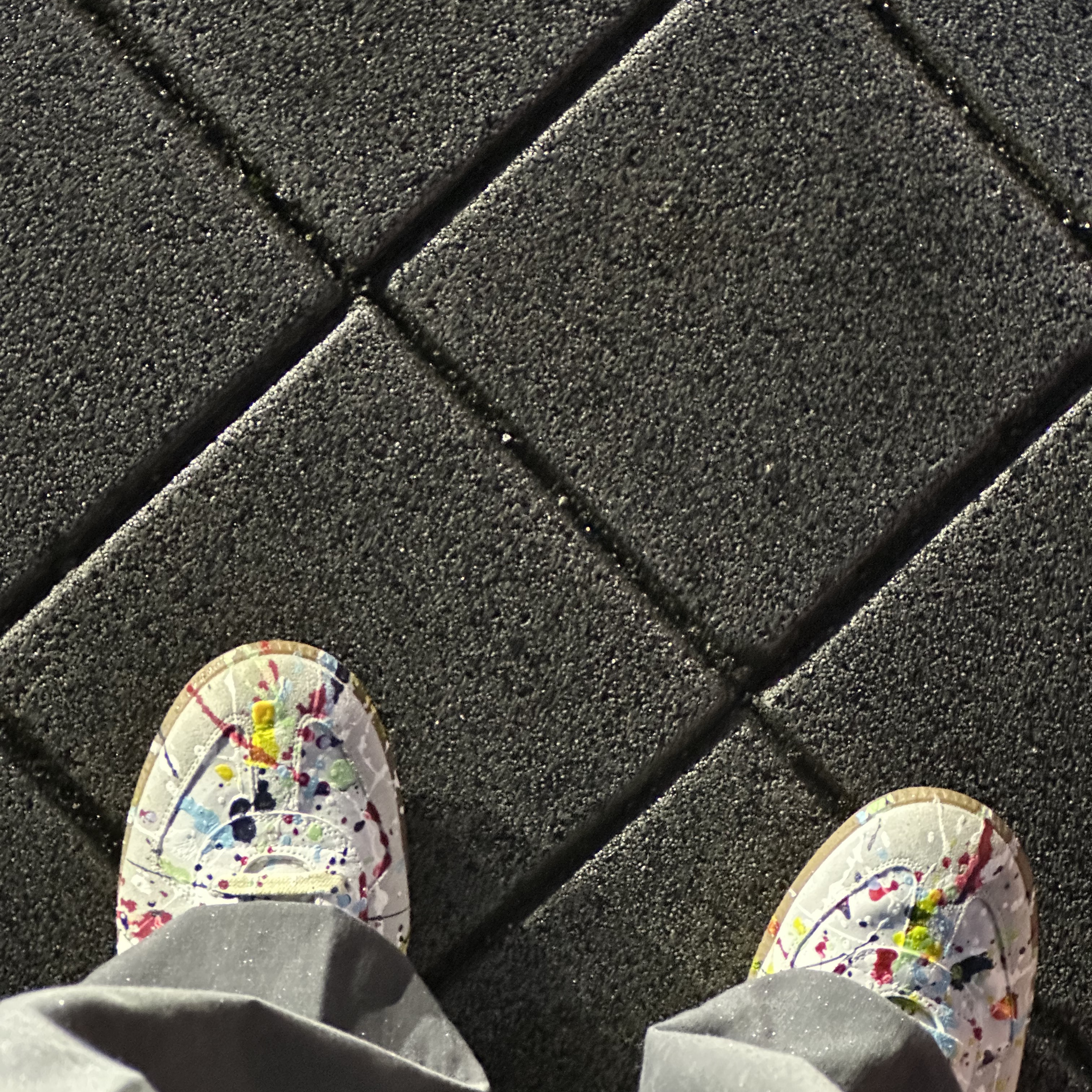 Maison Margiela Replica Paint Drop Sneakers 착용 스타일
