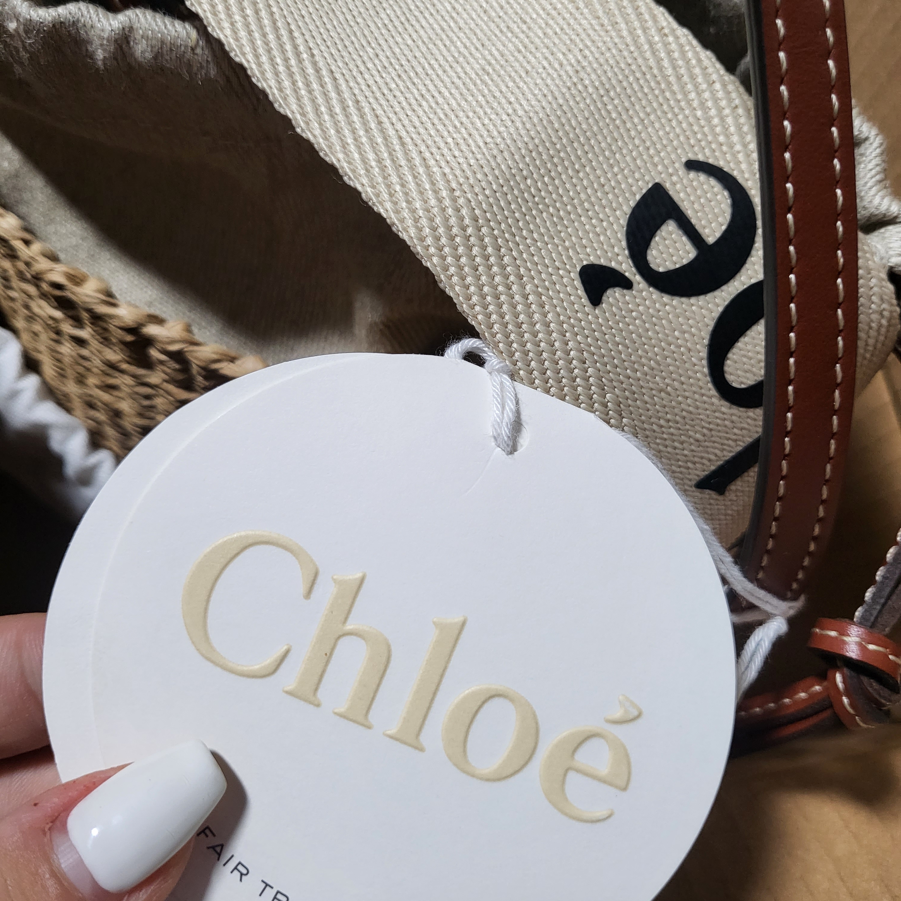 Chloe Small Woody Basket White 착용 스타일 - 2
