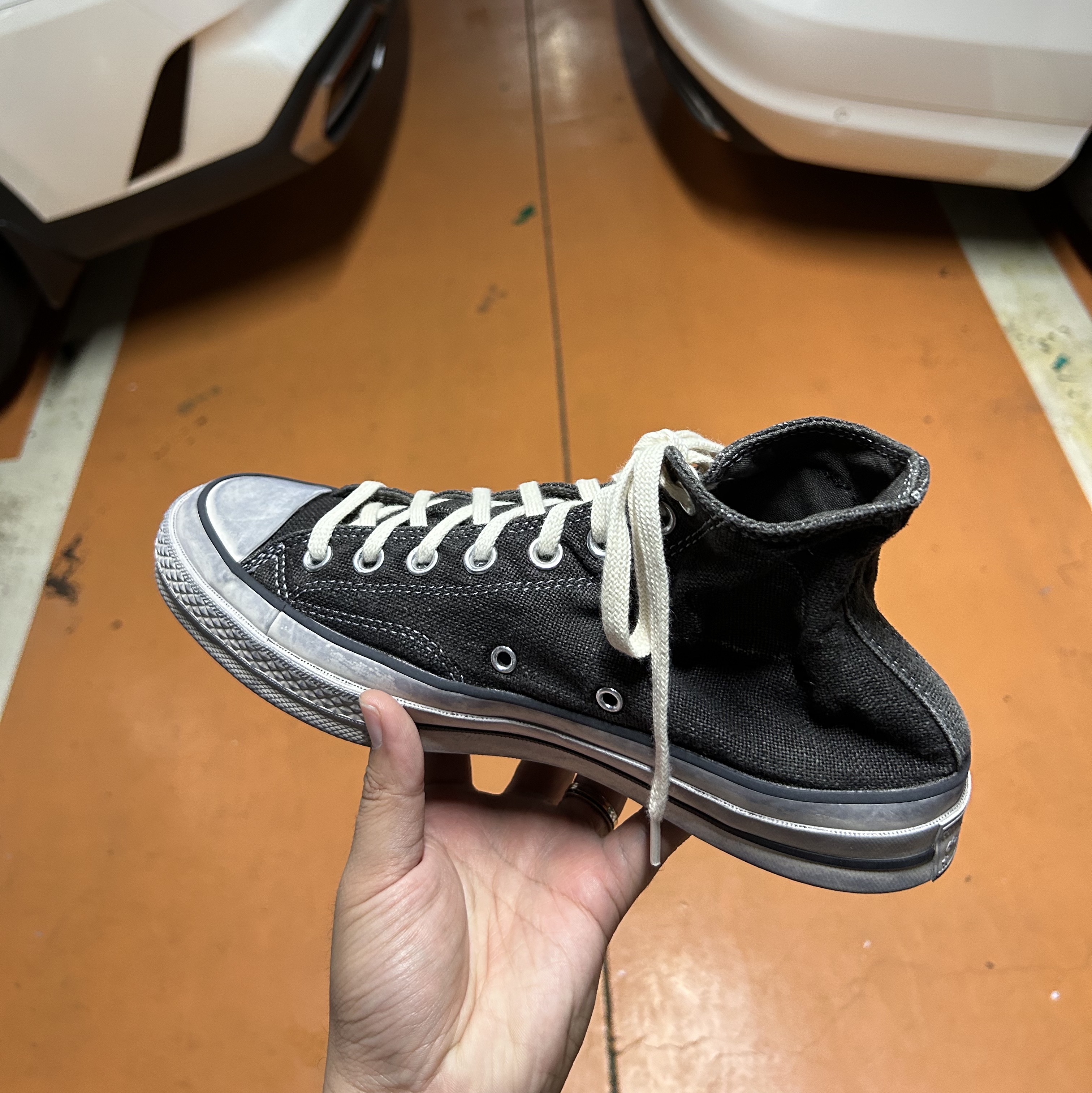 Converse x Stussy x Our Legacy Work Shop Chuck 70 High Pigeon Grey 착용 스타일 - 2
