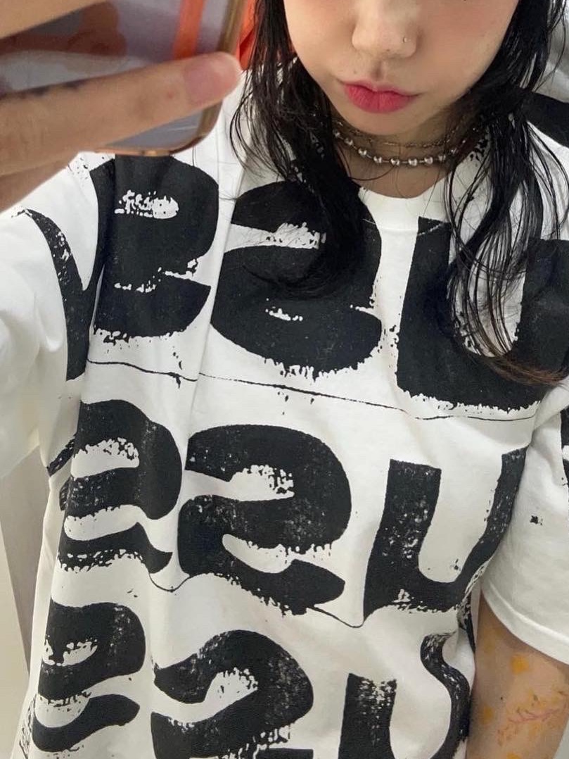 Stussy Stamp T-shirt White 착용 스타일 - 3