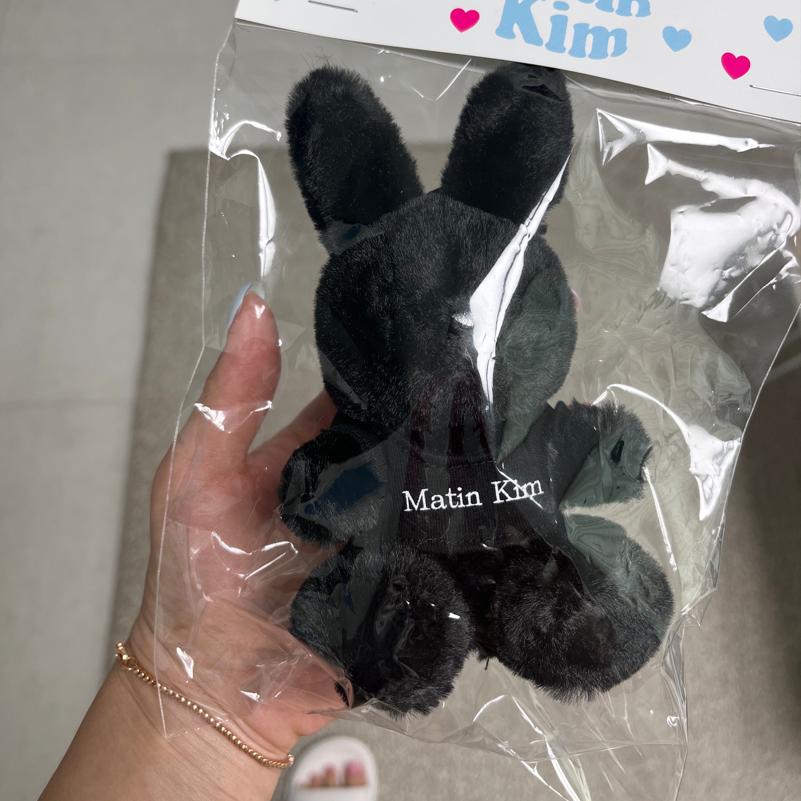 Matin Kim Black Bunny Toy Keyring Black 착용 스타일
