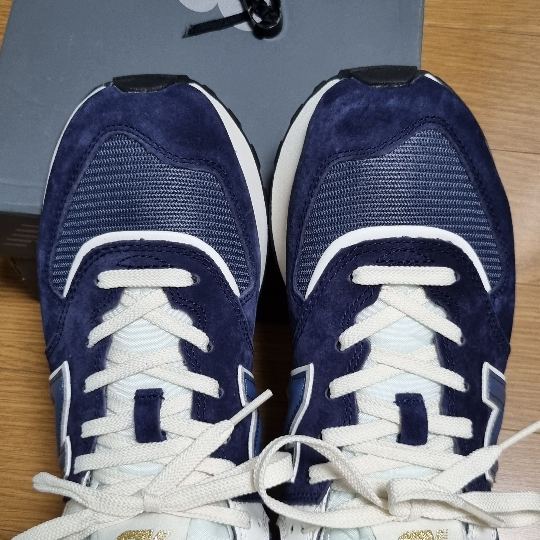 New Balance 574 Legacy Navy 착용 스타일 - 2