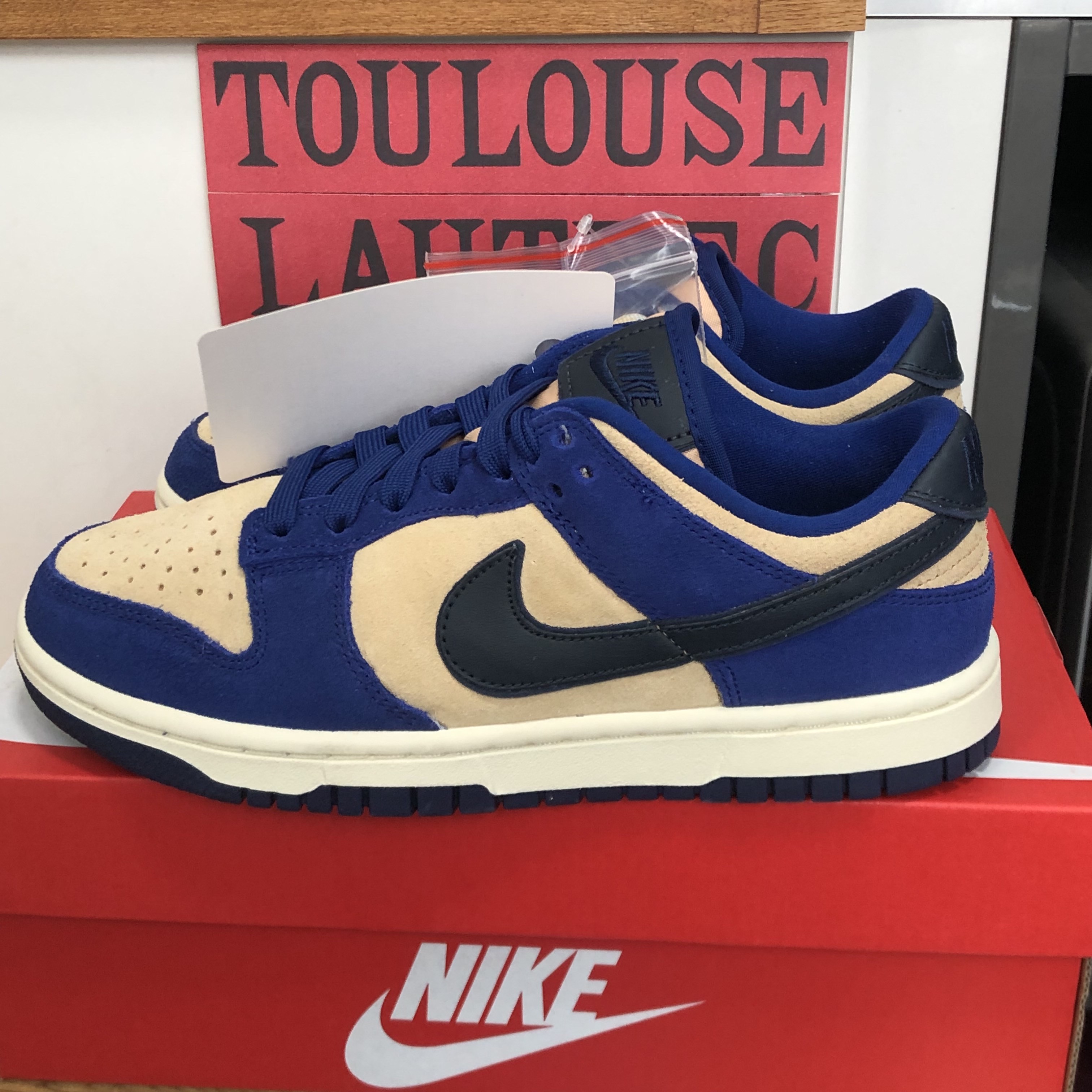 (W) Nike Dunk Low LX Blue Suede 착용 스타일