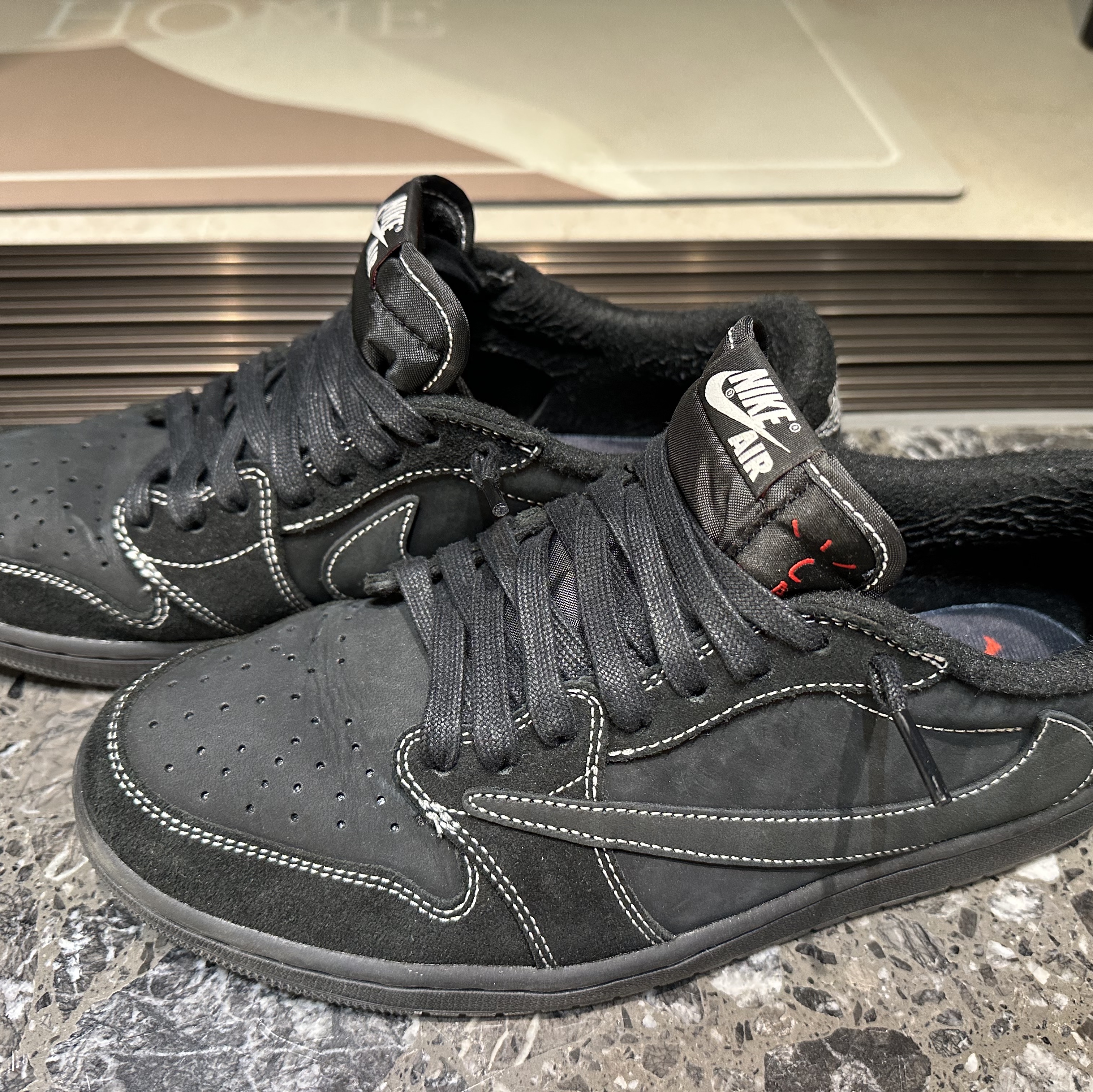 Jordan 1 x Travis Scott Retro Low OG SP Black Phantom 착용 스타일