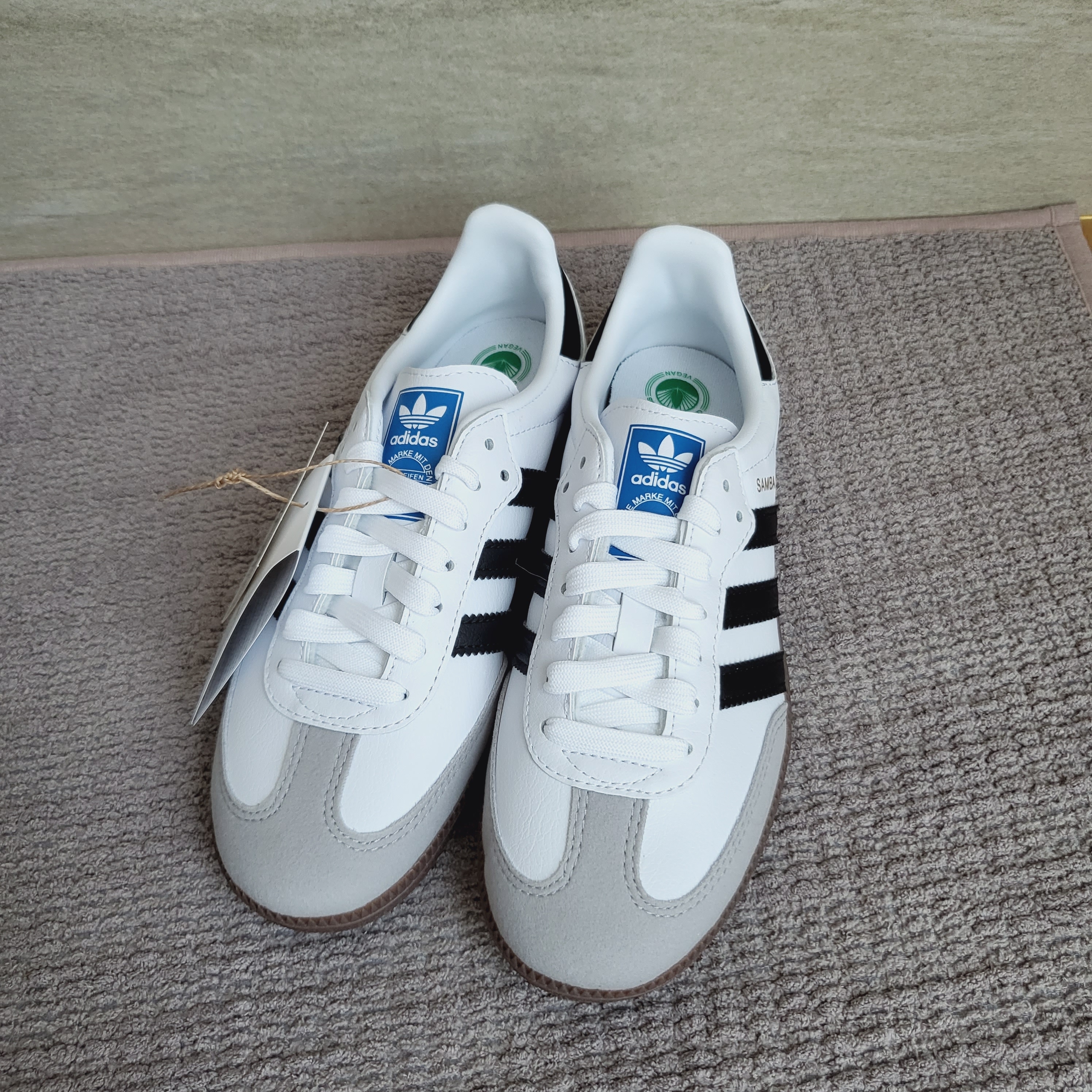 Adidas Samba Vegan White Black 착용 스타일