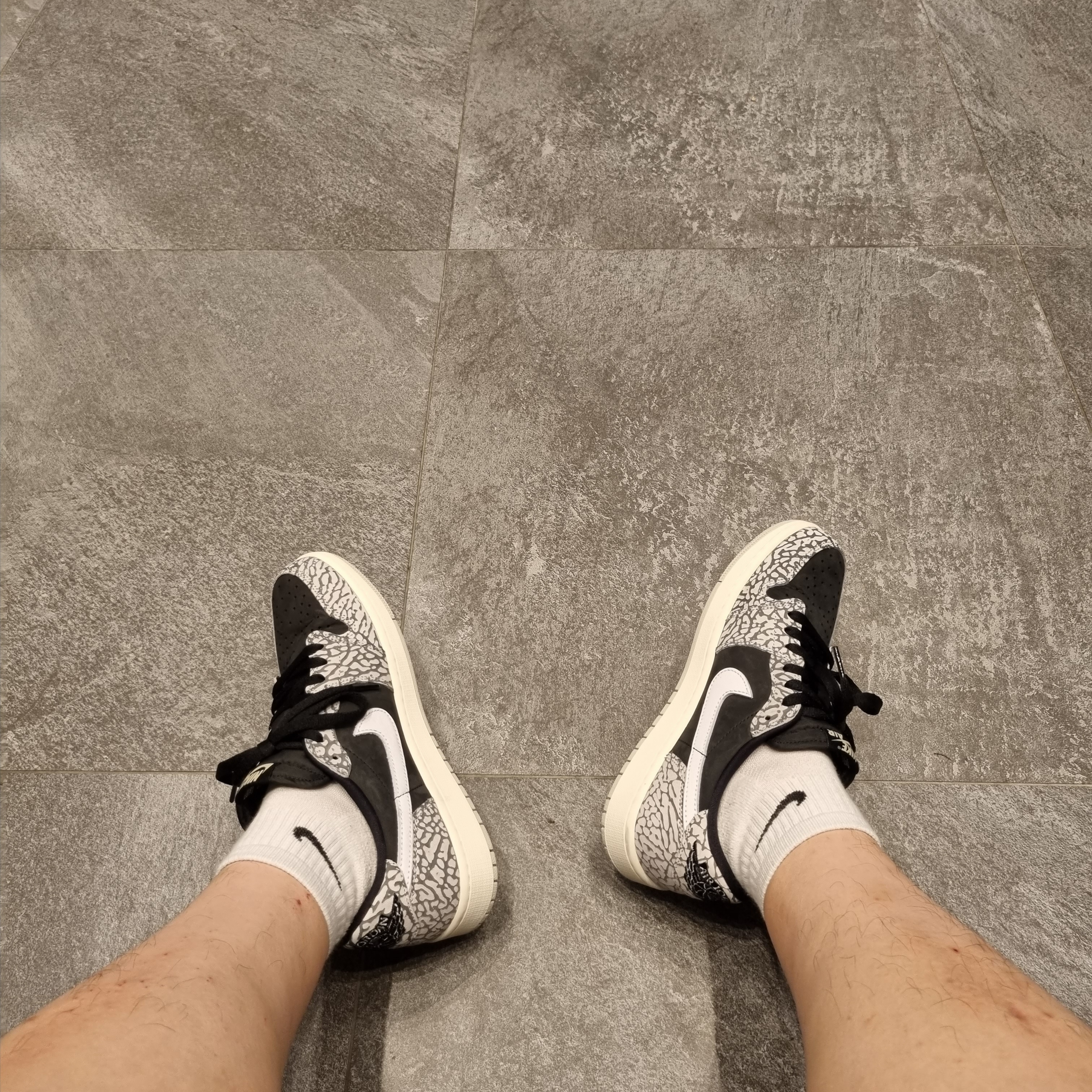 Jordan 1 Retro Low OG Black Cement 착용 스타일