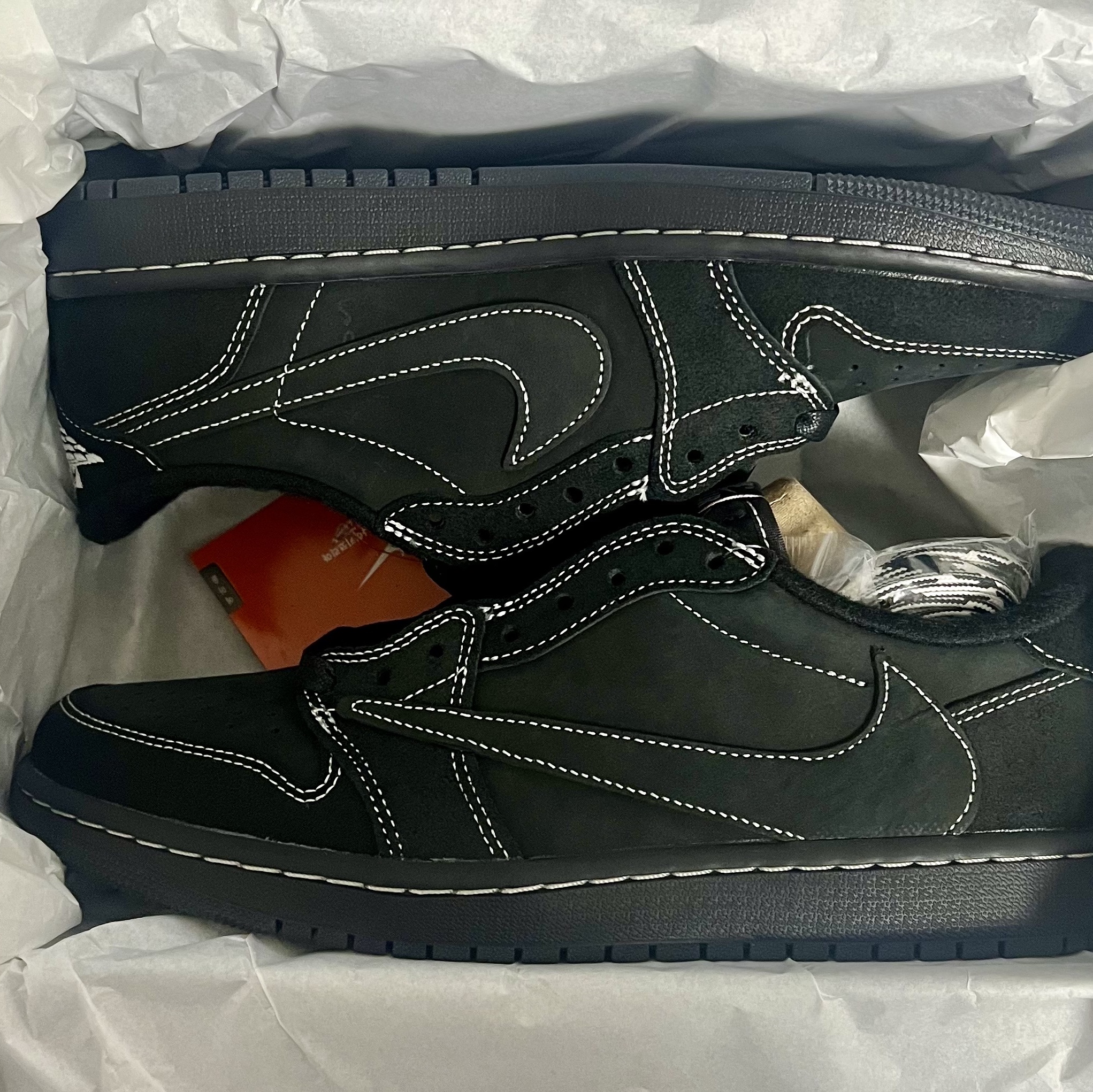 Jordan 1 x Travis Scott Retro Low OG SP Black Phantom 착용 스타일