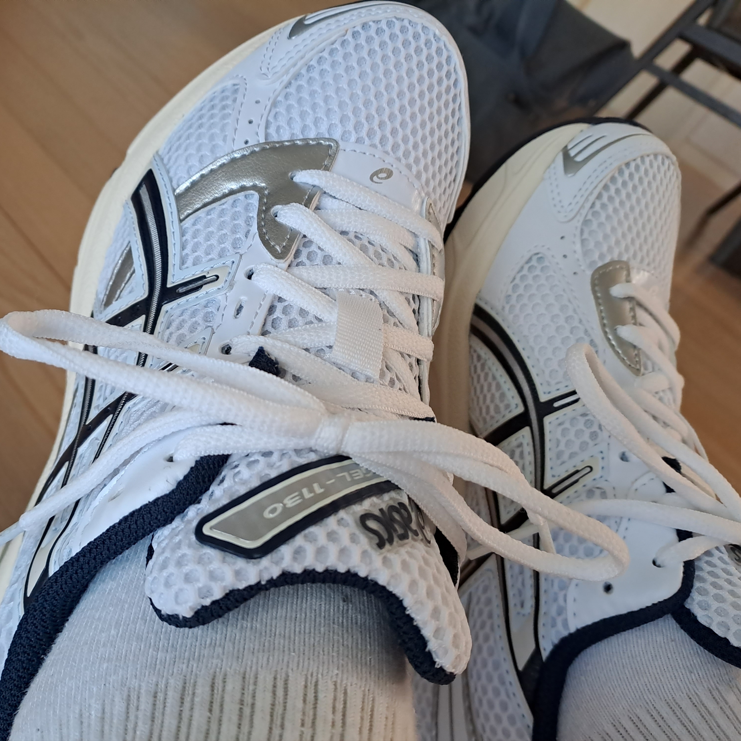 (W) Asics Gel-1130 White Midnight 착용 스타일