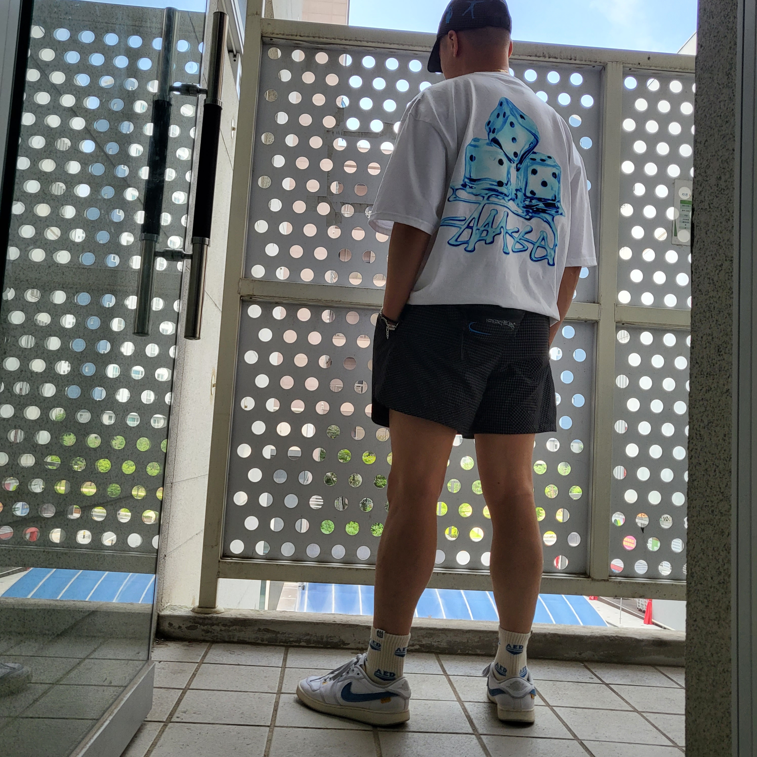 Stussy Melted T-Shirt White, Jordan 1 x Union KO Low White 착용 스타일 - 1