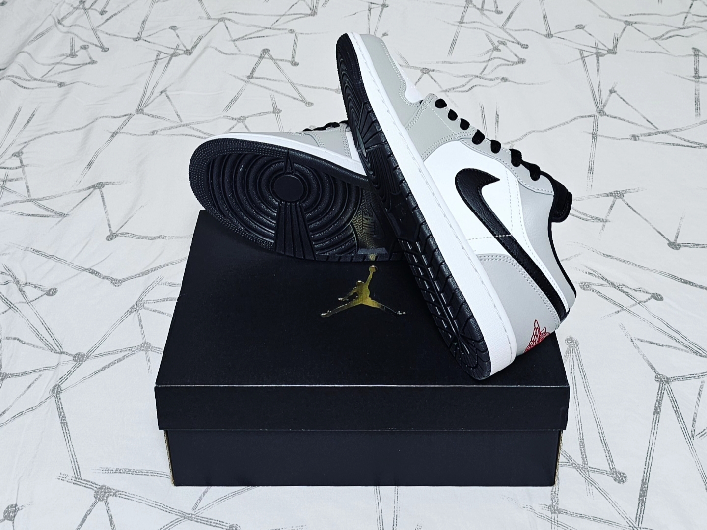 Jordan 1 Low Light Smoke Grey 착용 스타일 - 4