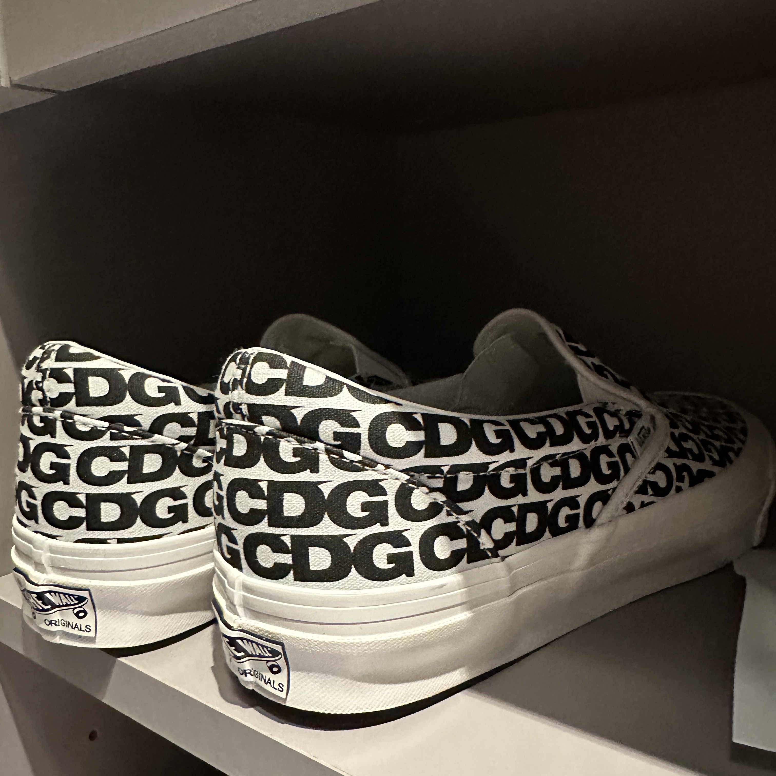 Vans Vault x CDG Slip-On LX White 착용 스타일