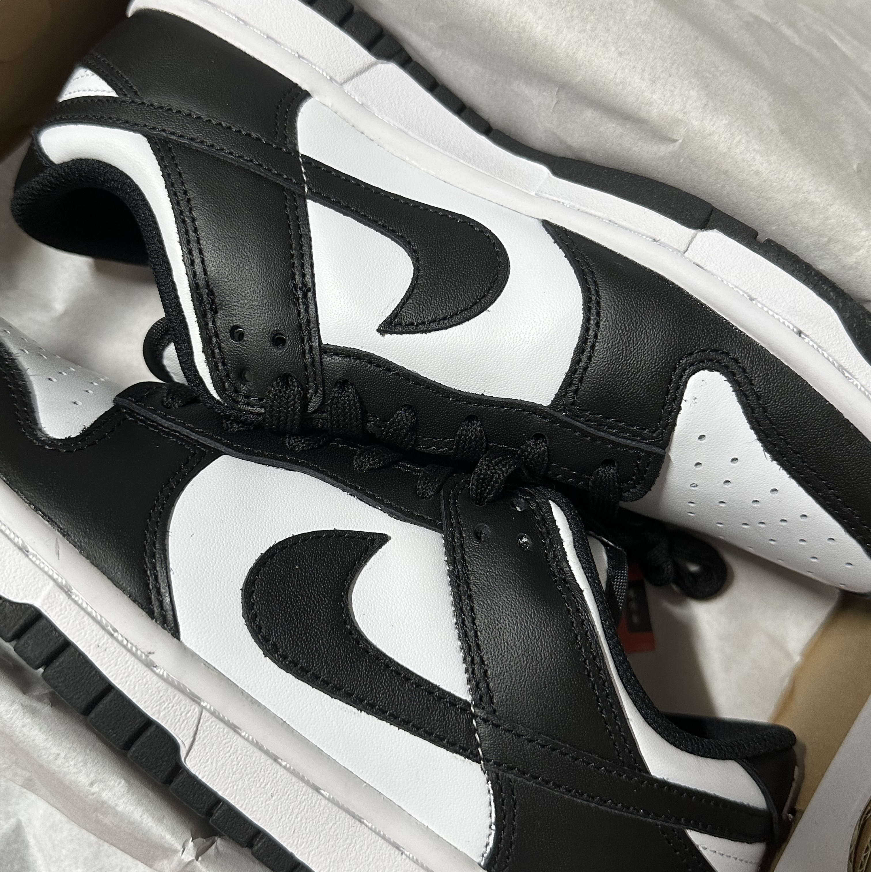(W) Nike Dunk Low Black 착용 스타일