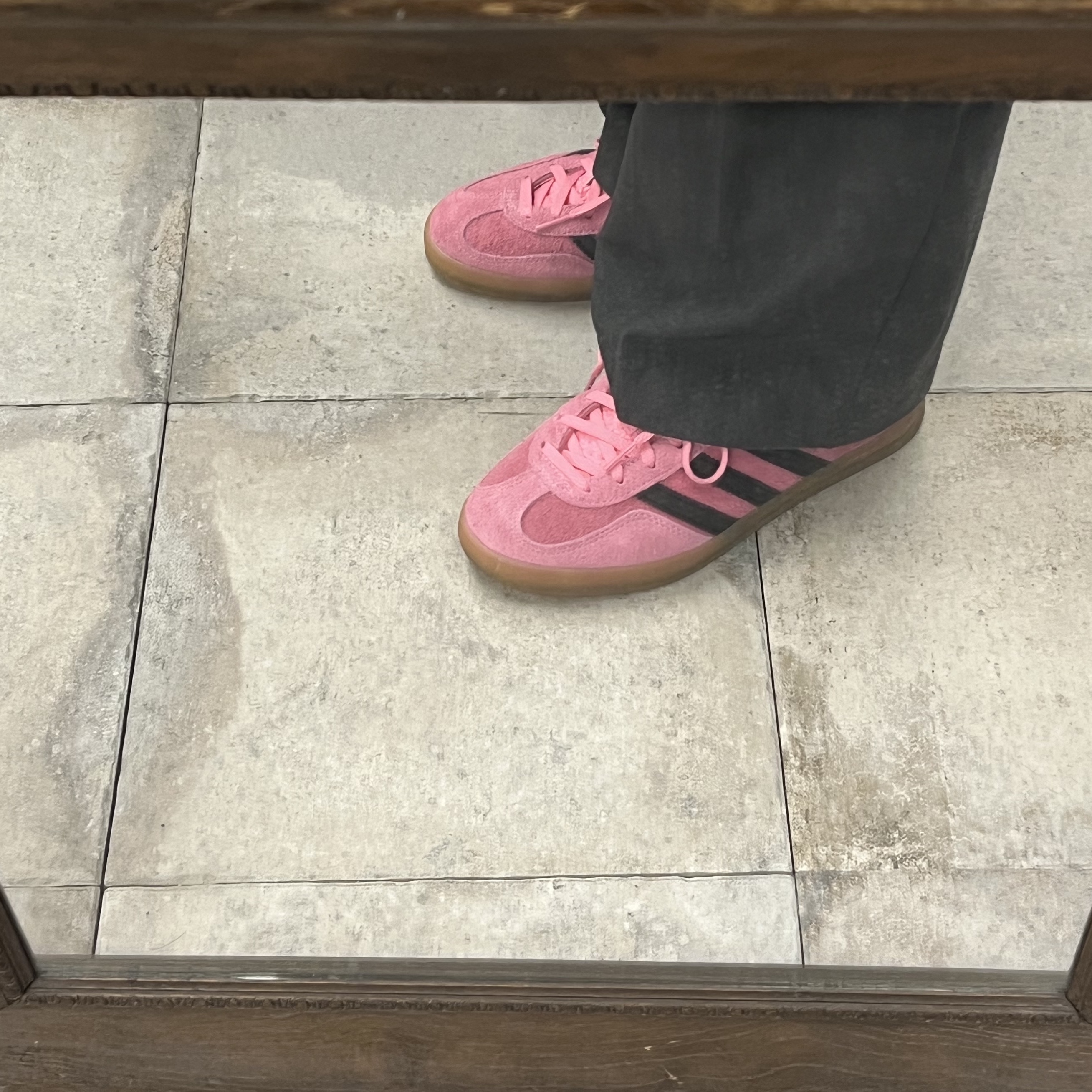 (W) Adidas Gazelle Indoor Bliss Pink 착용 스타일 - 1