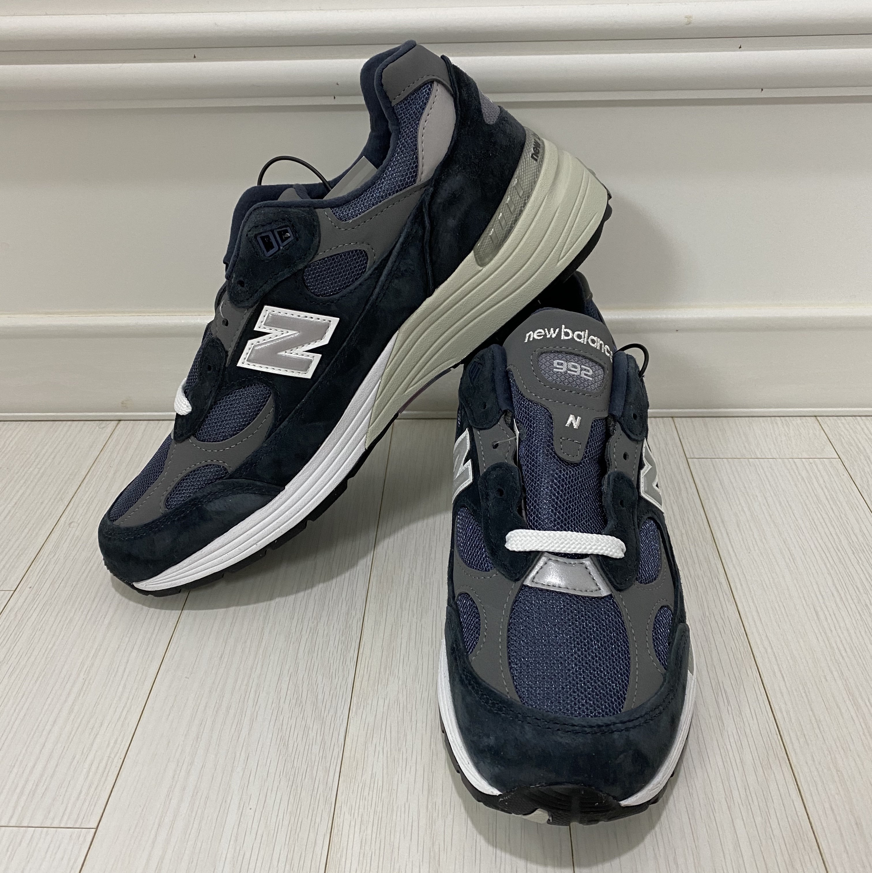 New Balance 992 Made in USA Navy 착용 스타일 - 1