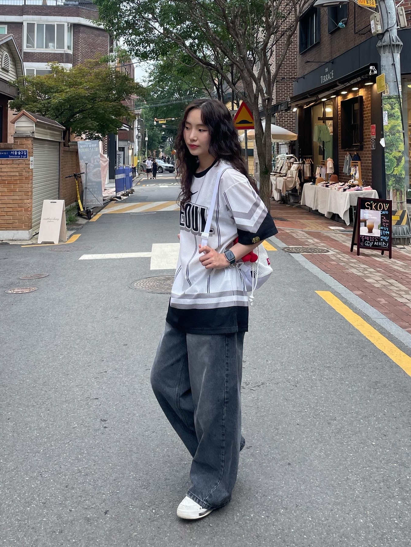 Supreme Mesh Small Backpack White - 23SS, Nike x Peaceminusone Air Force 1 Low Para-Noise 2.0 착용 스타일 - 1