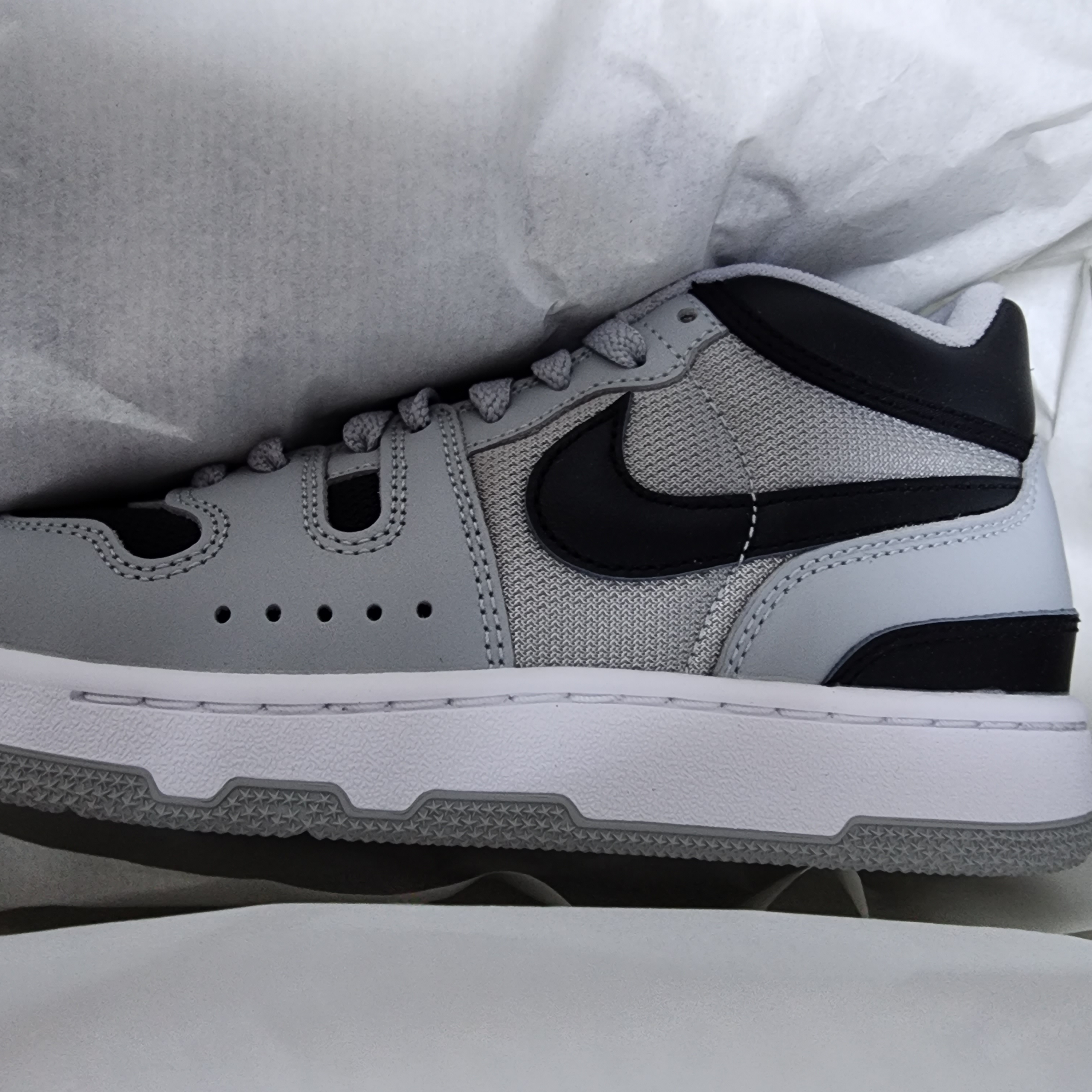 Nike Mac Attack QS SP Light Smoke Grey 착용 스타일