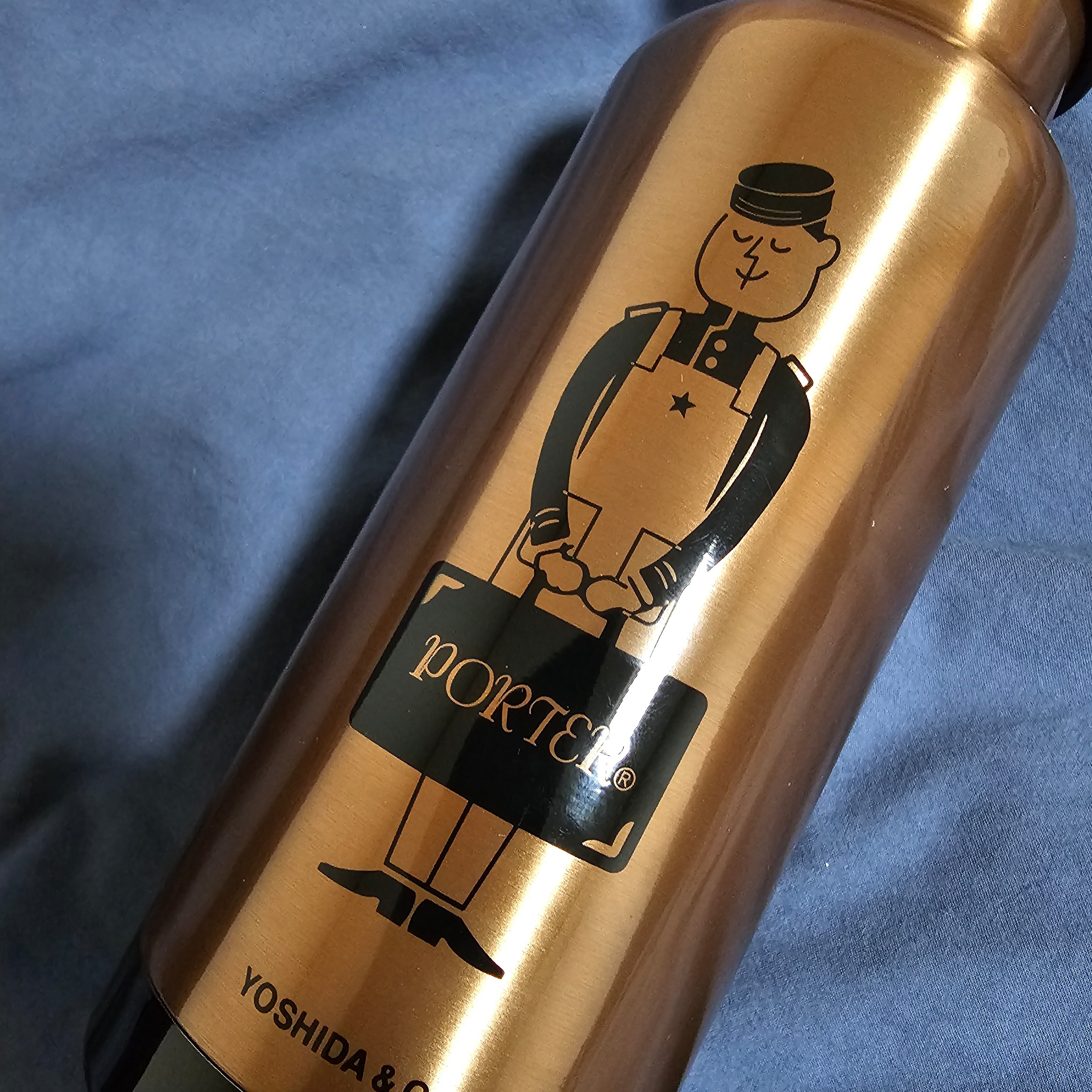 Porter x Starbucks Reserve S/S Logo Bottle 473ml Copper 착용 스타일 - 1