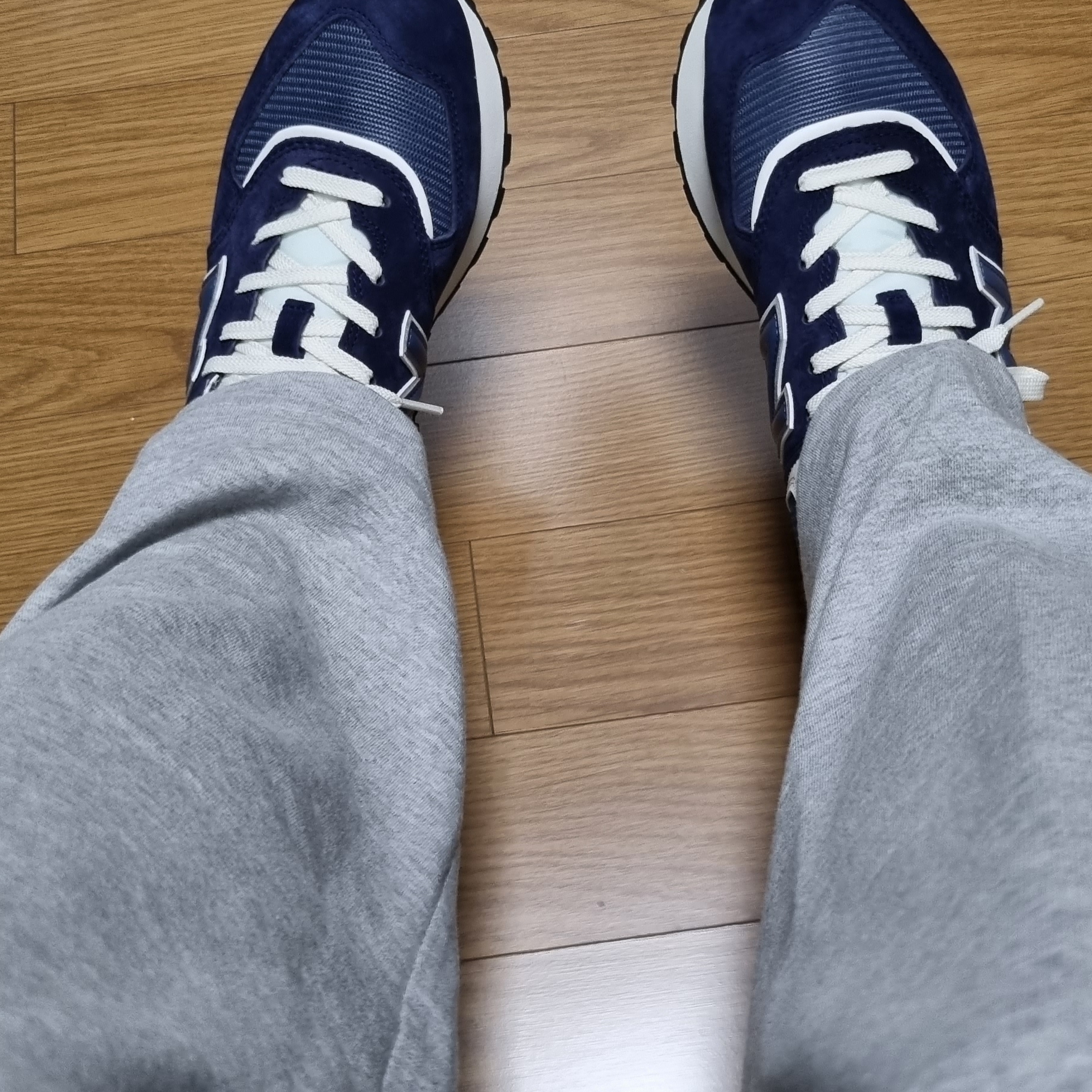 New Balance 574 Legacy Navy 착용 스타일 - 1
