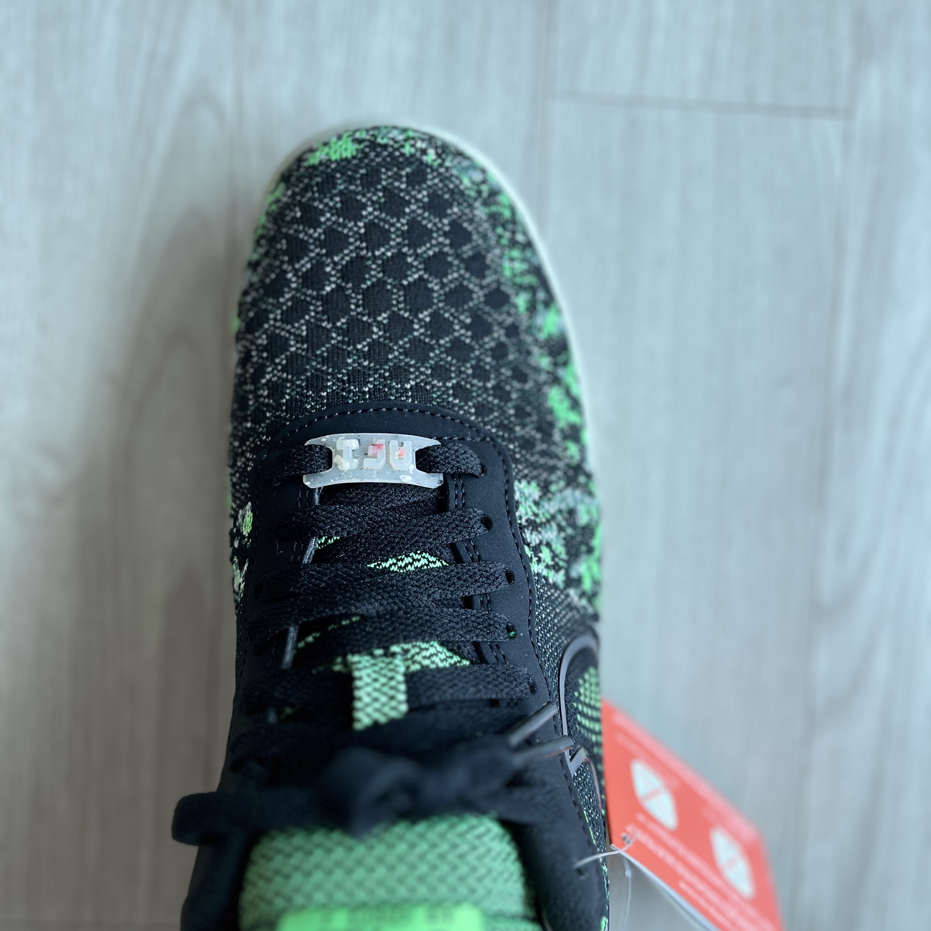 Nike Air Force 1 Crater Flyknit Next Nature Black Scream Green 착용 스타일 - 1