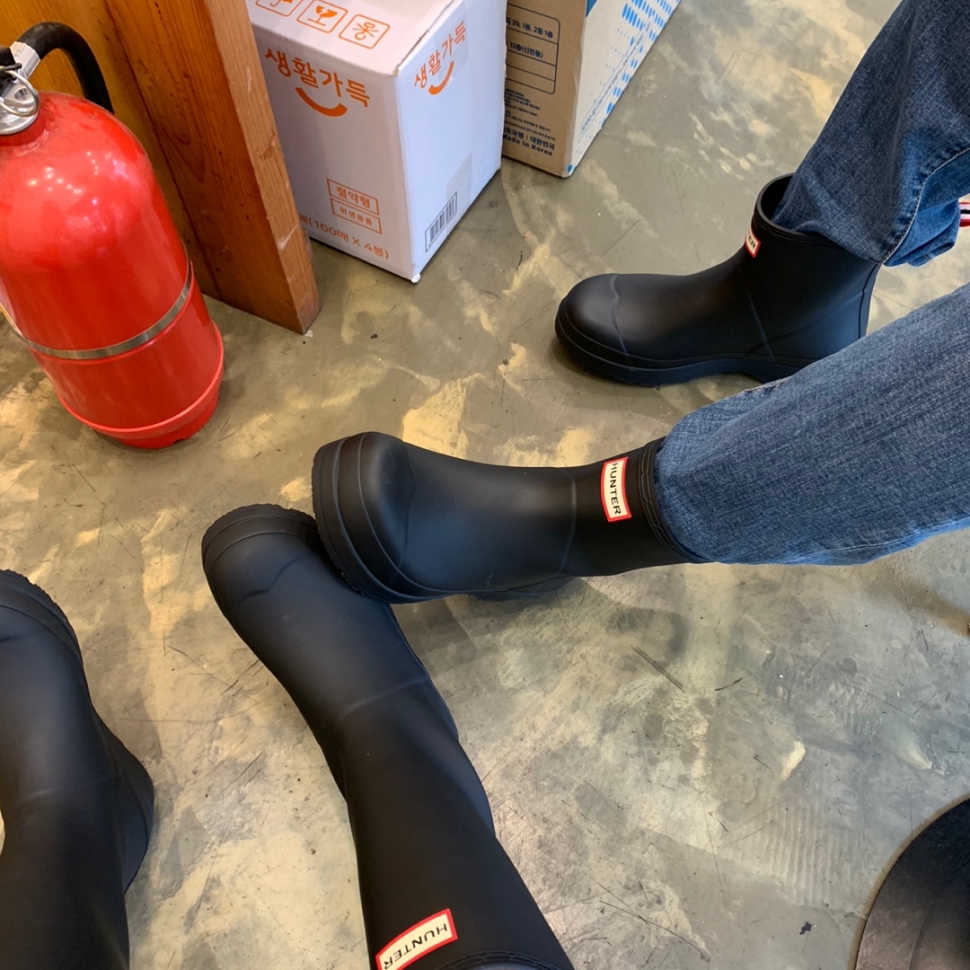 Hunter Play Short Wellington Boots Black 착용 스타일