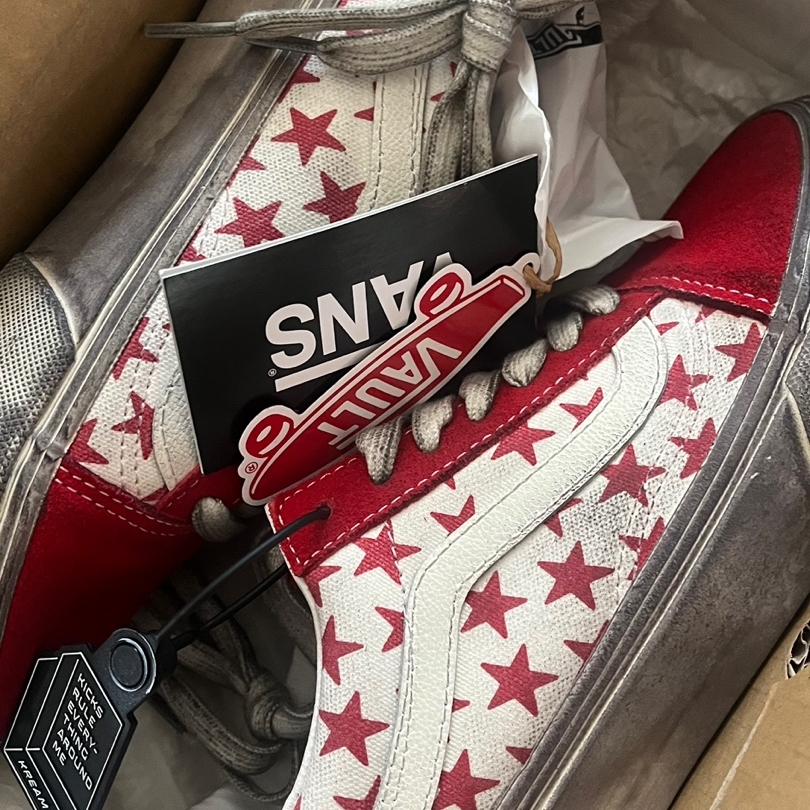 Vans Vault x Bianca Chandon Old Skool LX Stressed Red White 착용 스타일