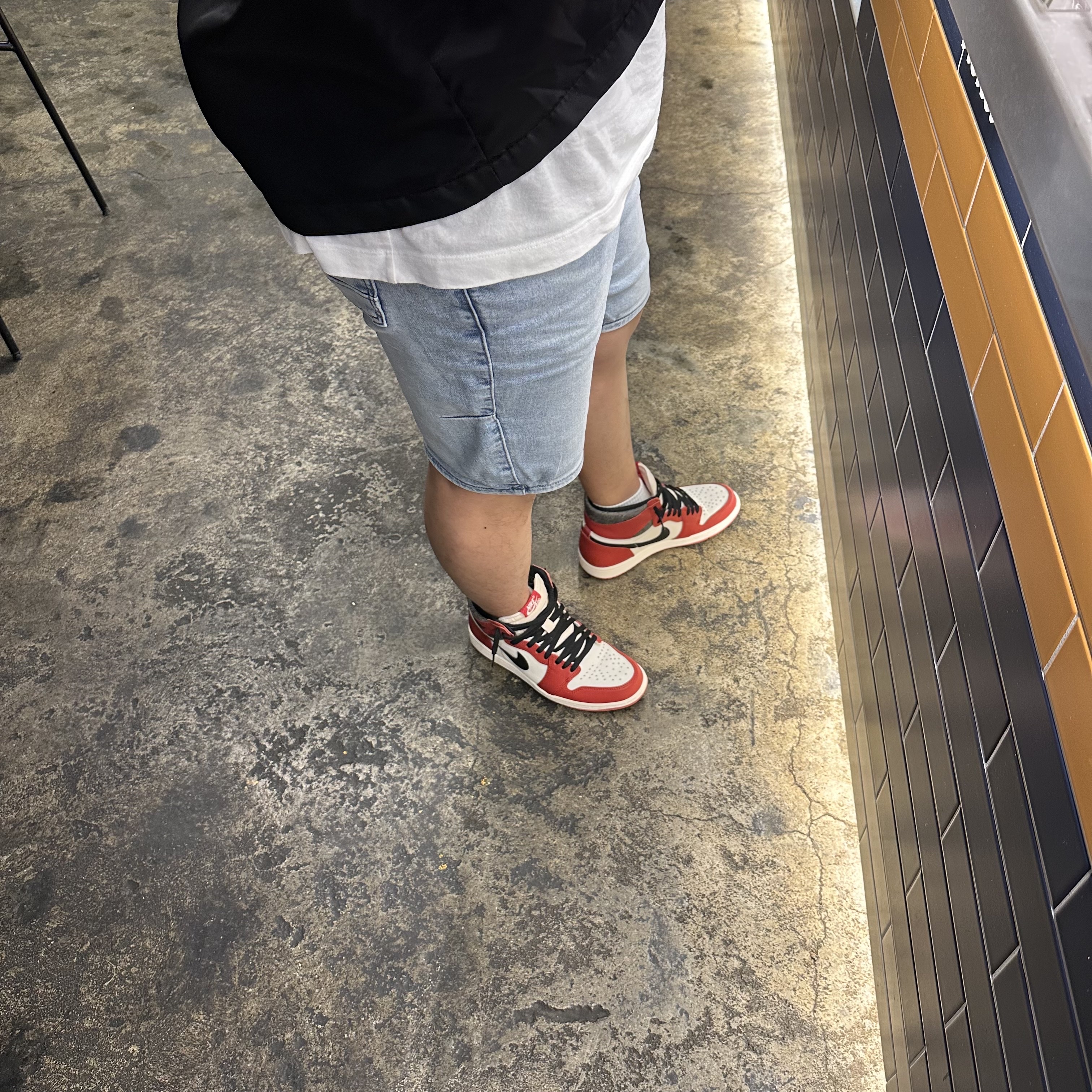 Supreme Champion Track Jacket Black - 18SS, Jordan 1 Retro High OG Chicago 2022 착용 스타일 - 2